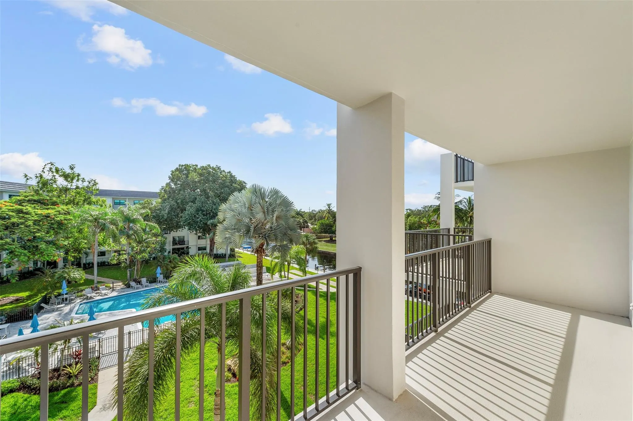 1000 River Reach Dr, #402