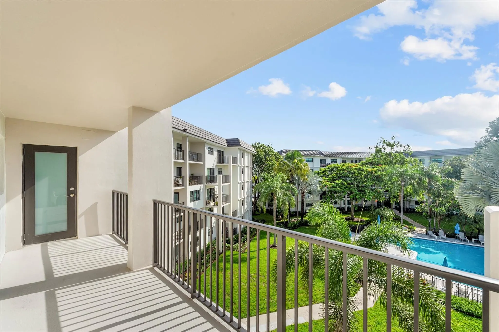 1000 River Reach Dr, #402