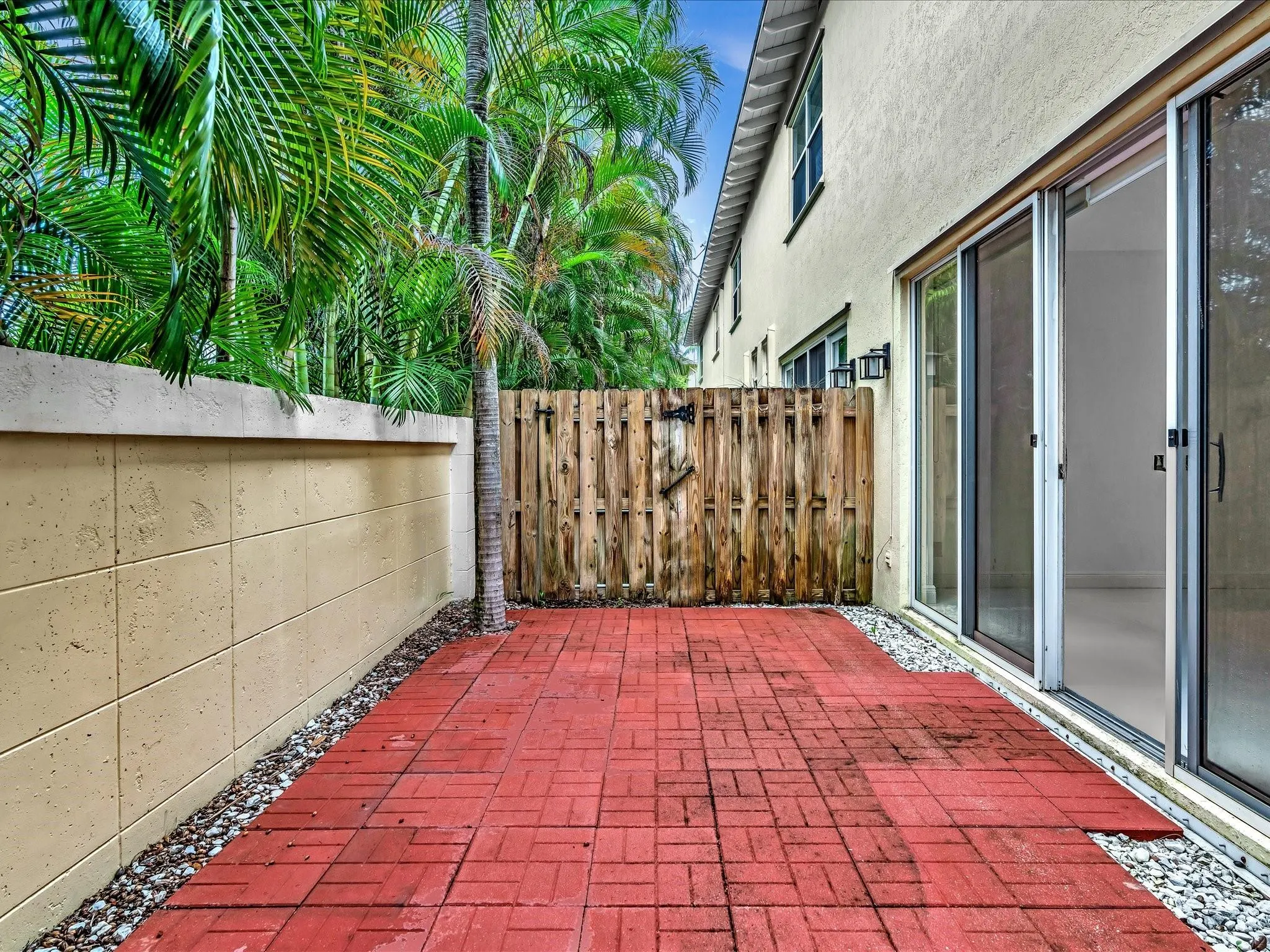 812 SE 4th Court