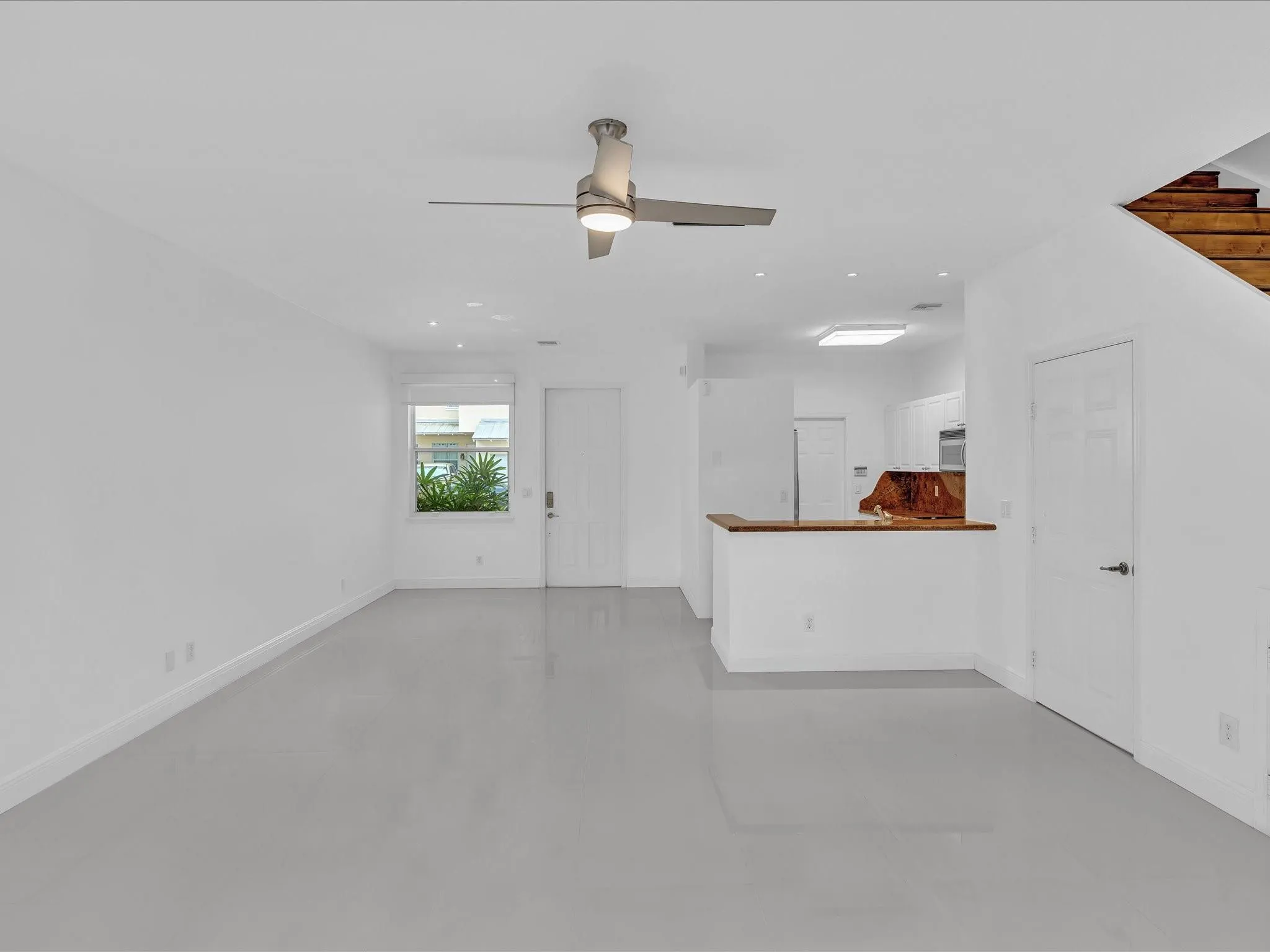 812 SE 4th Court