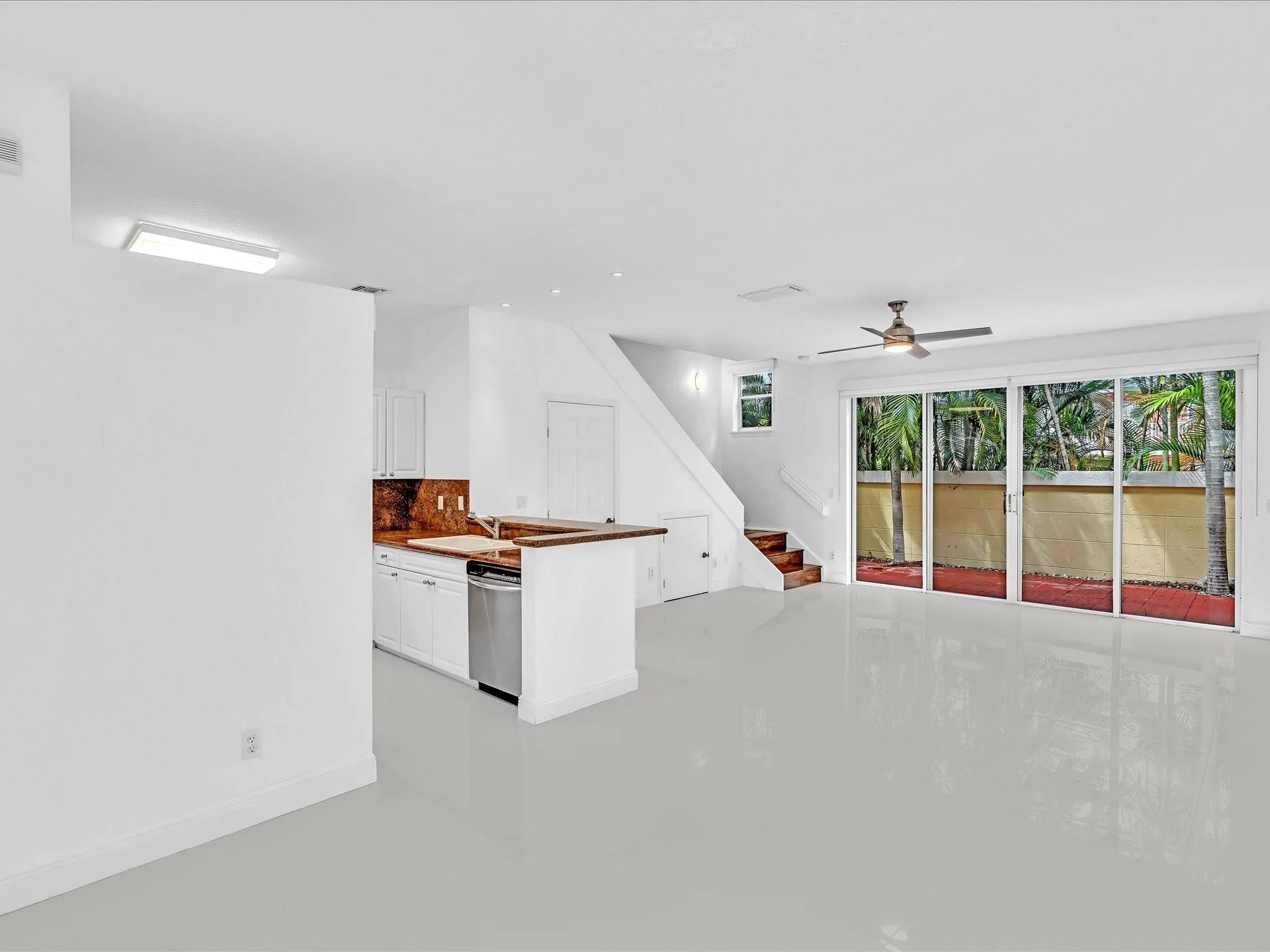 812 SE 4th Court