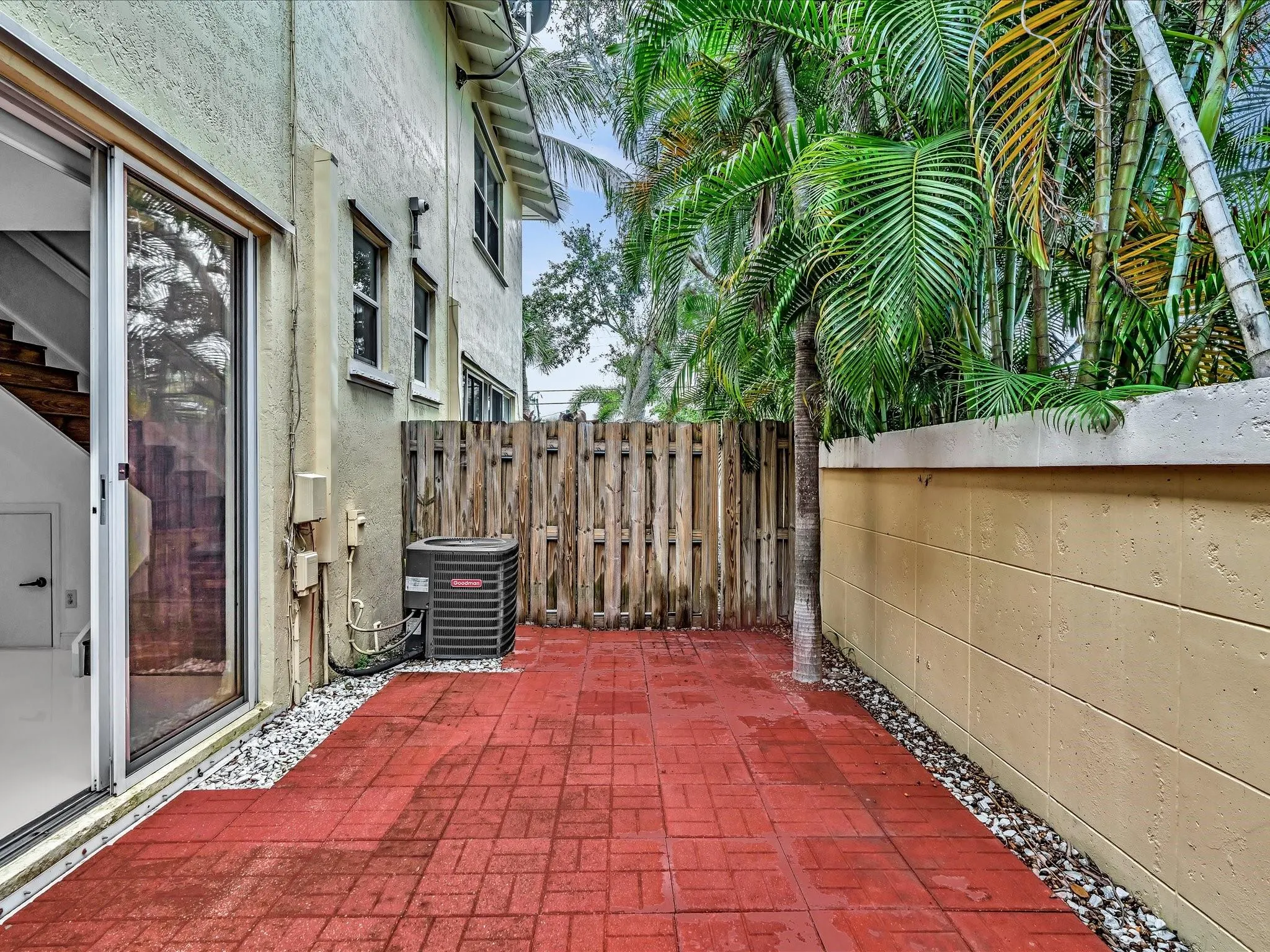 812 SE 4th Court