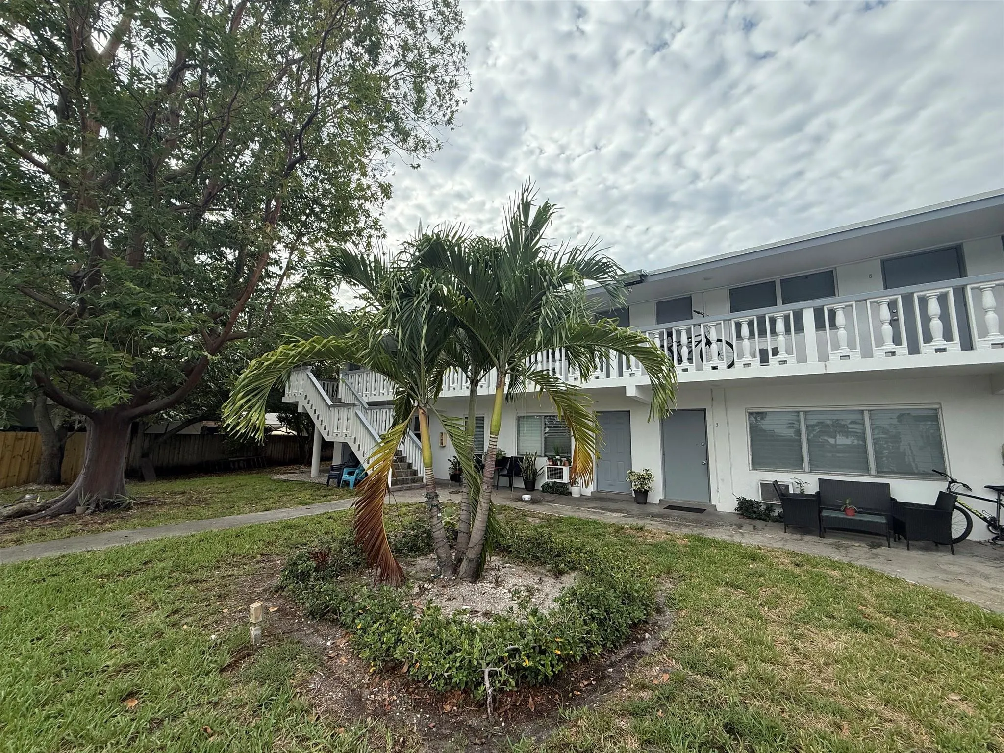 700 SE 13th St, #10