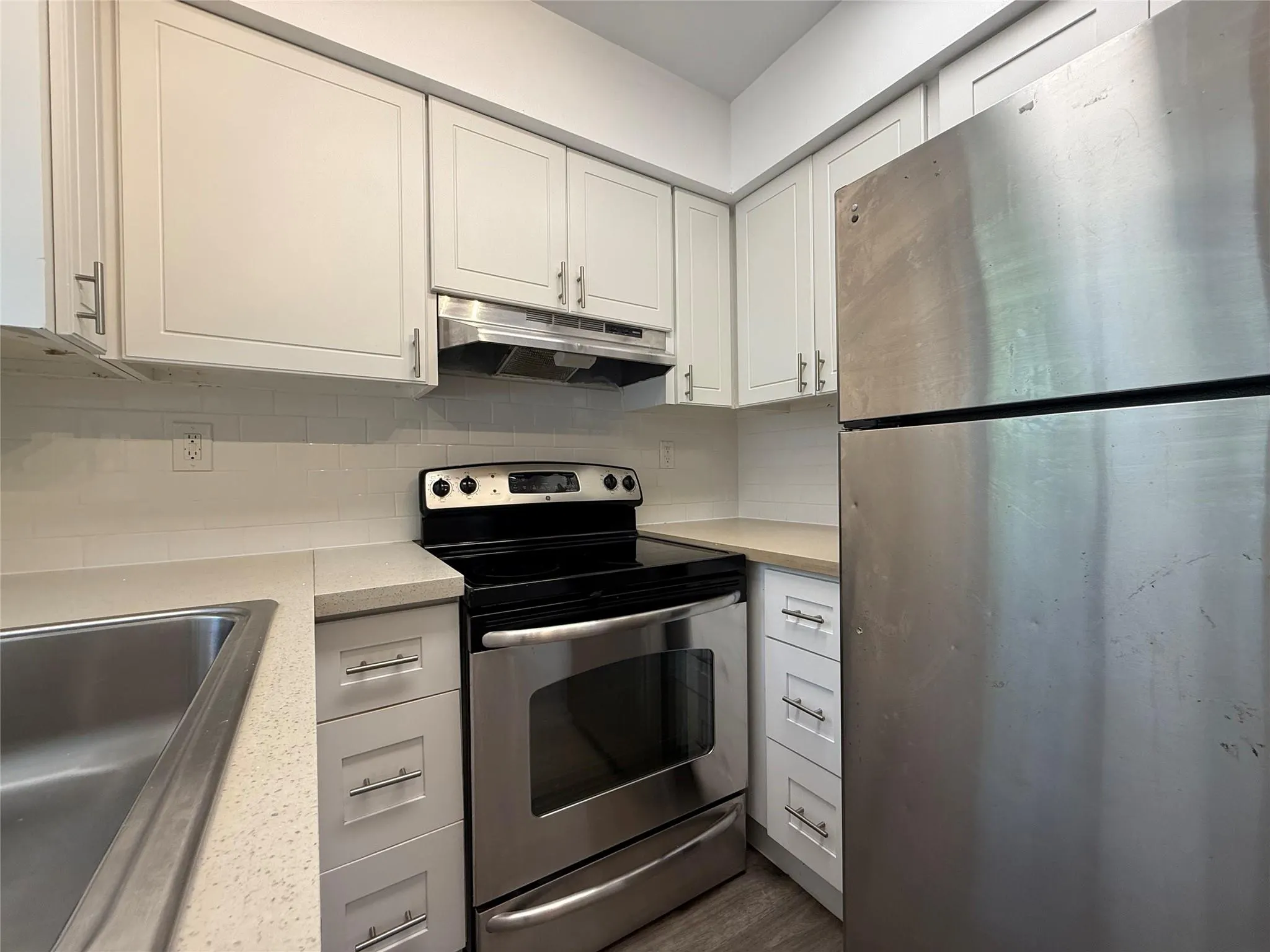 700 SE 13th St, #10