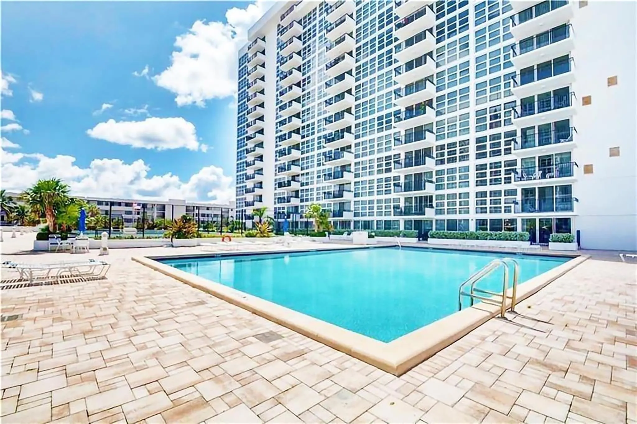 525 N Ocean Blvd, #1415