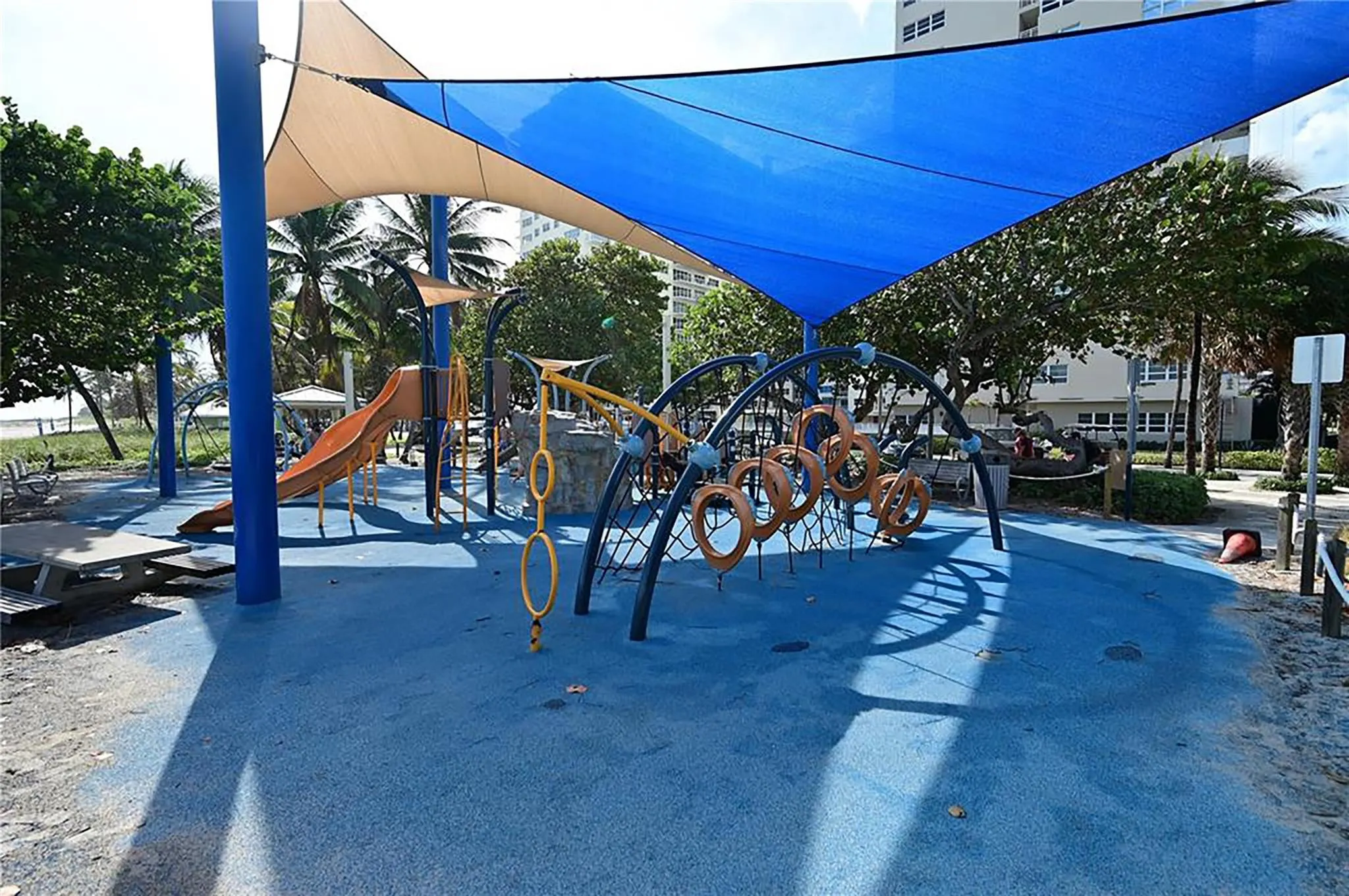 525 N Ocean Blvd, #1415