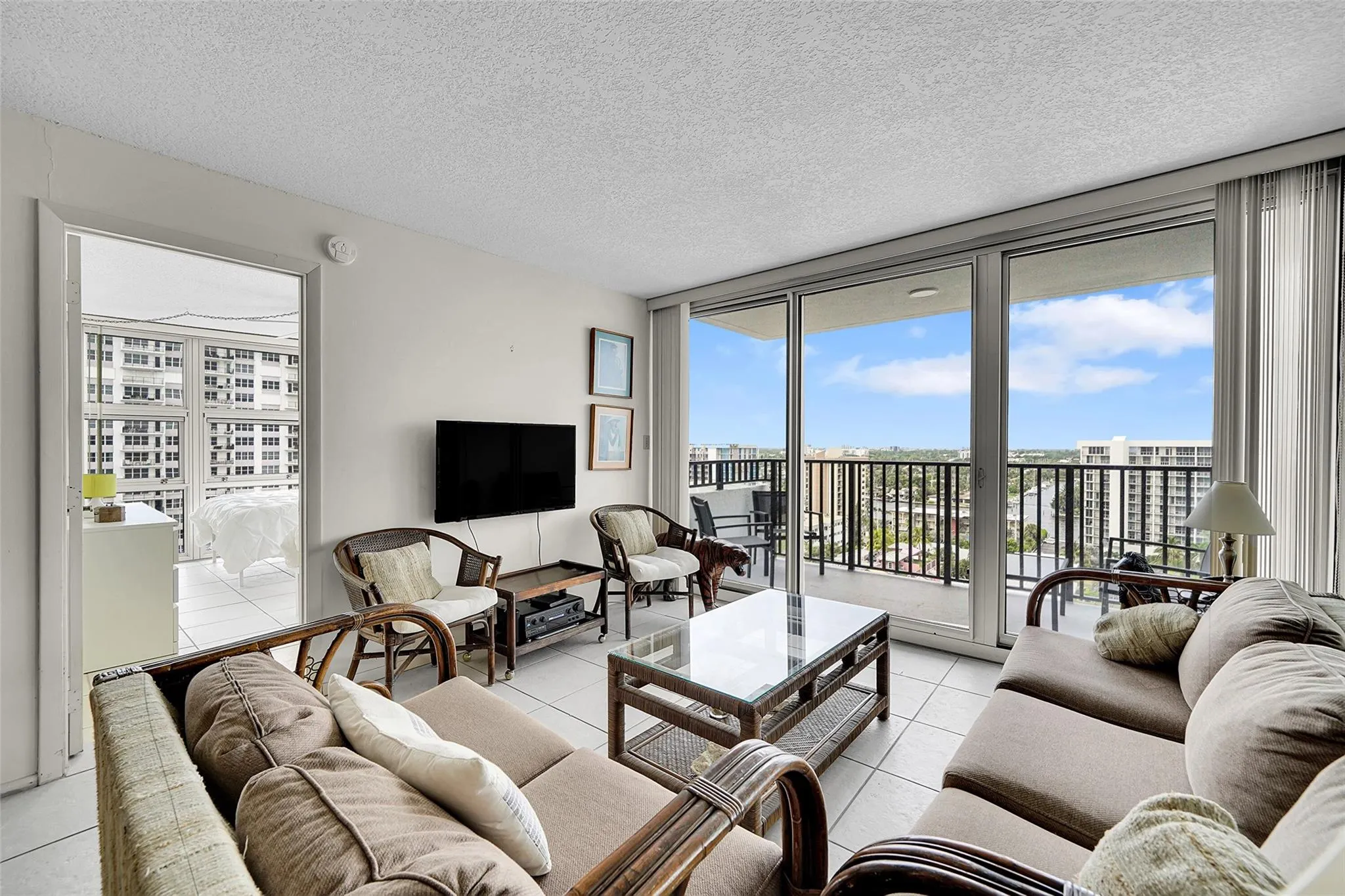 525 N Ocean Blvd, #1415