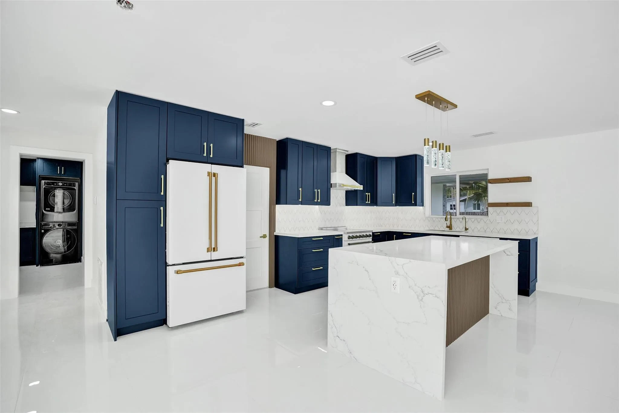 2615 NW 9th Ter