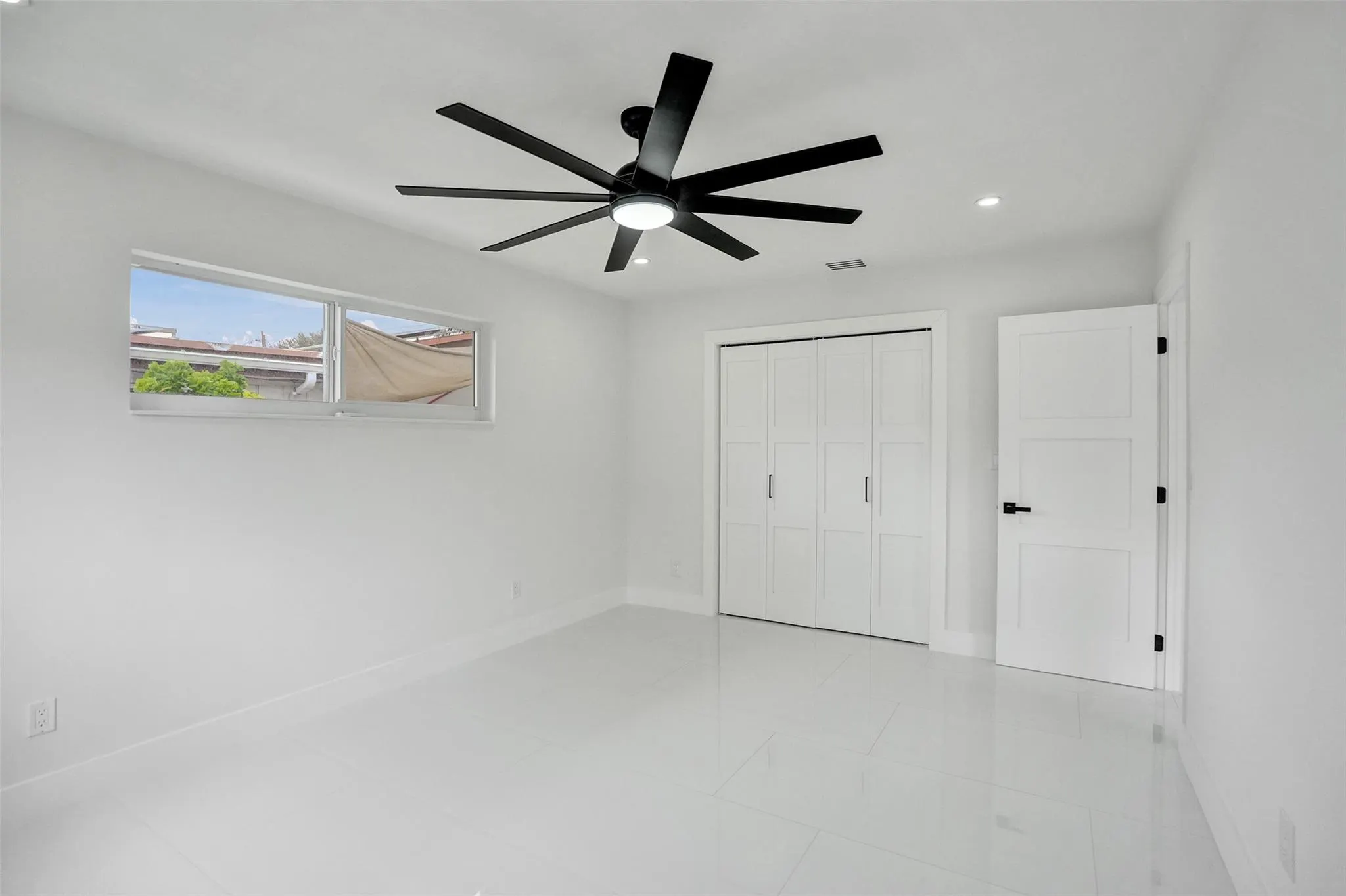 2615 NW 9th Ter