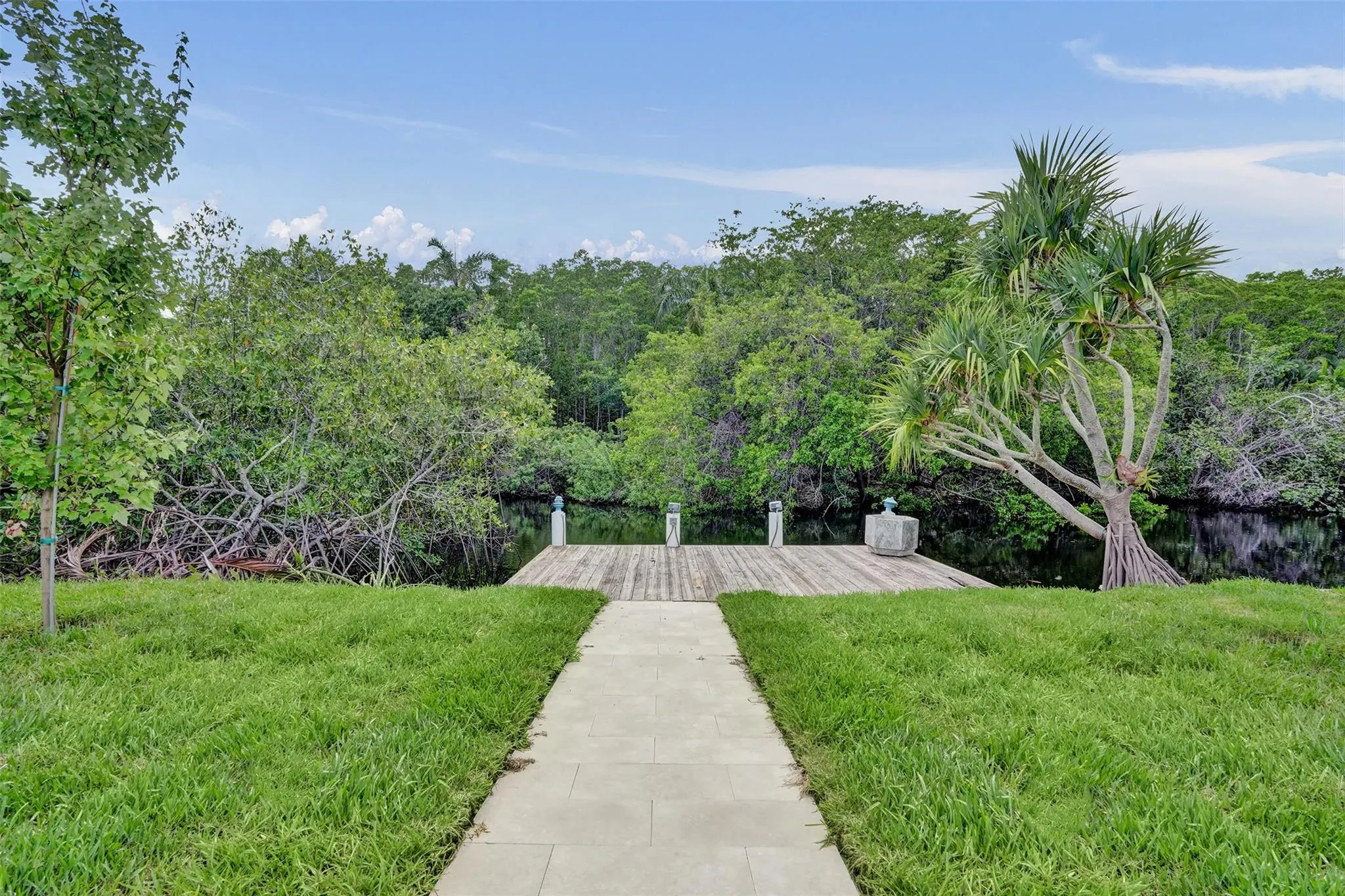 2615 NW 9th Ter