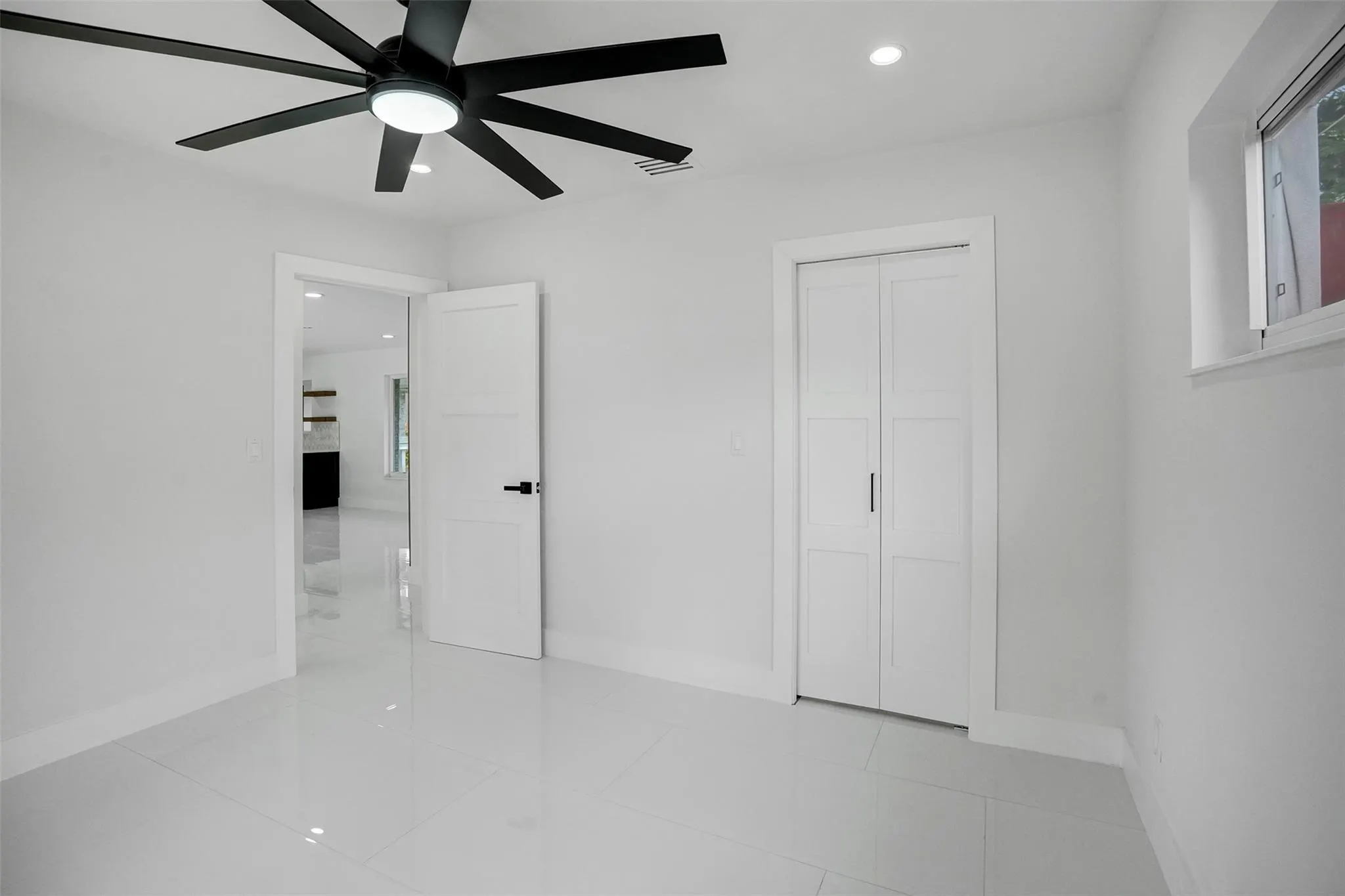 2615 NW 9th Ter