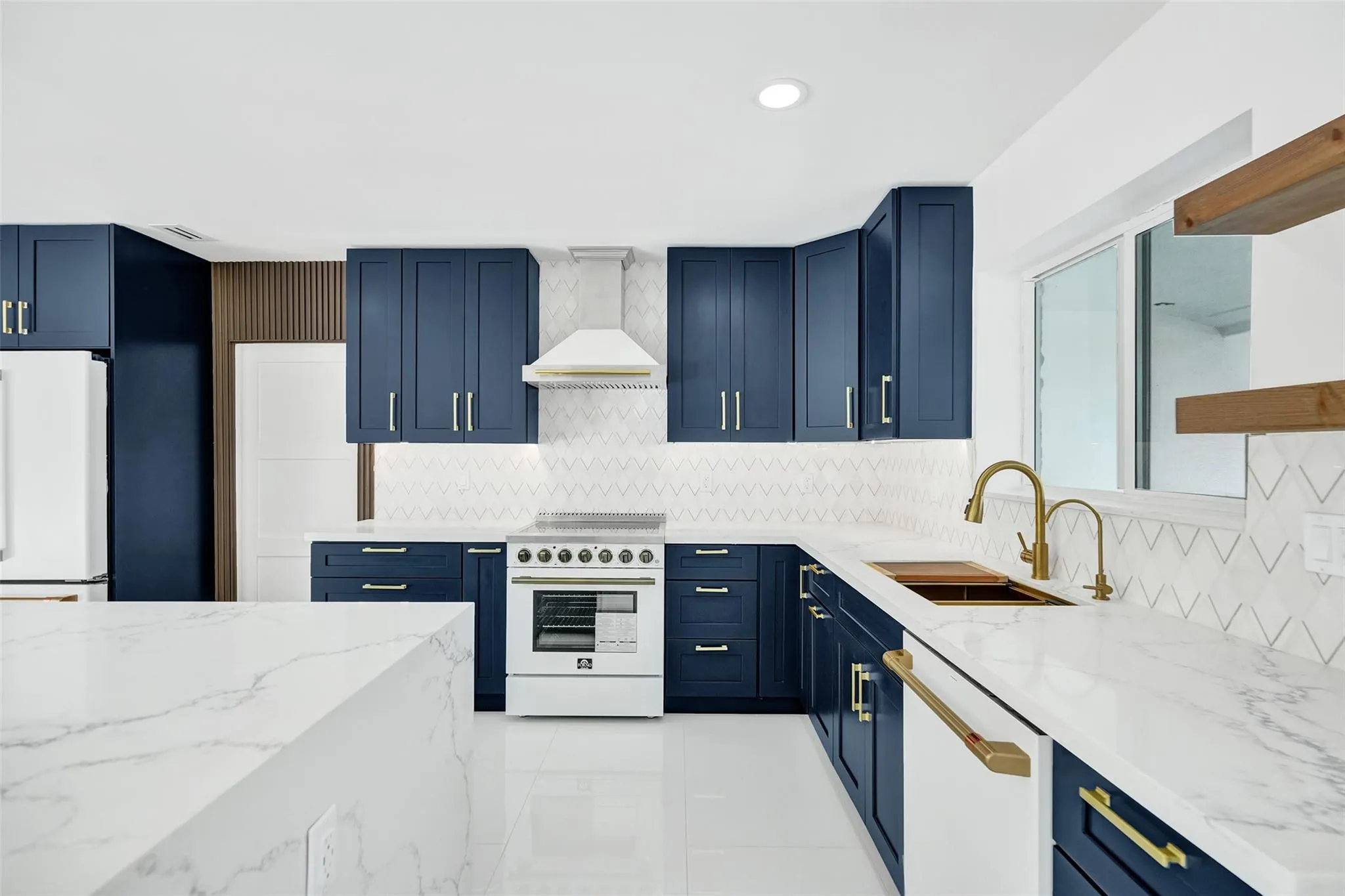 2615 NW 9th Ter
