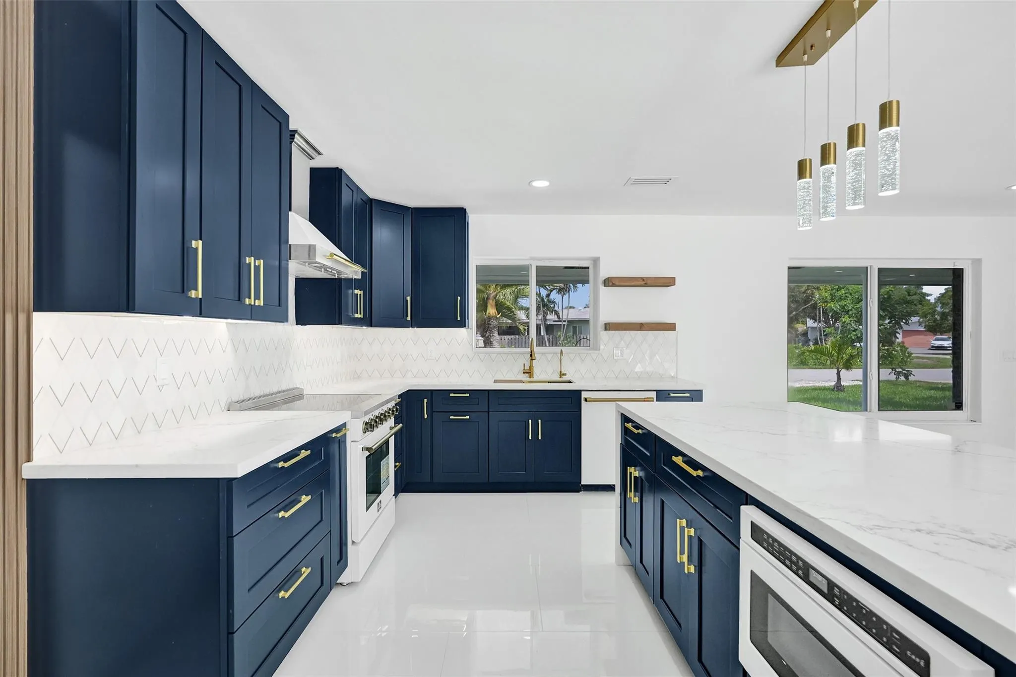 2615 NW 9th Ter