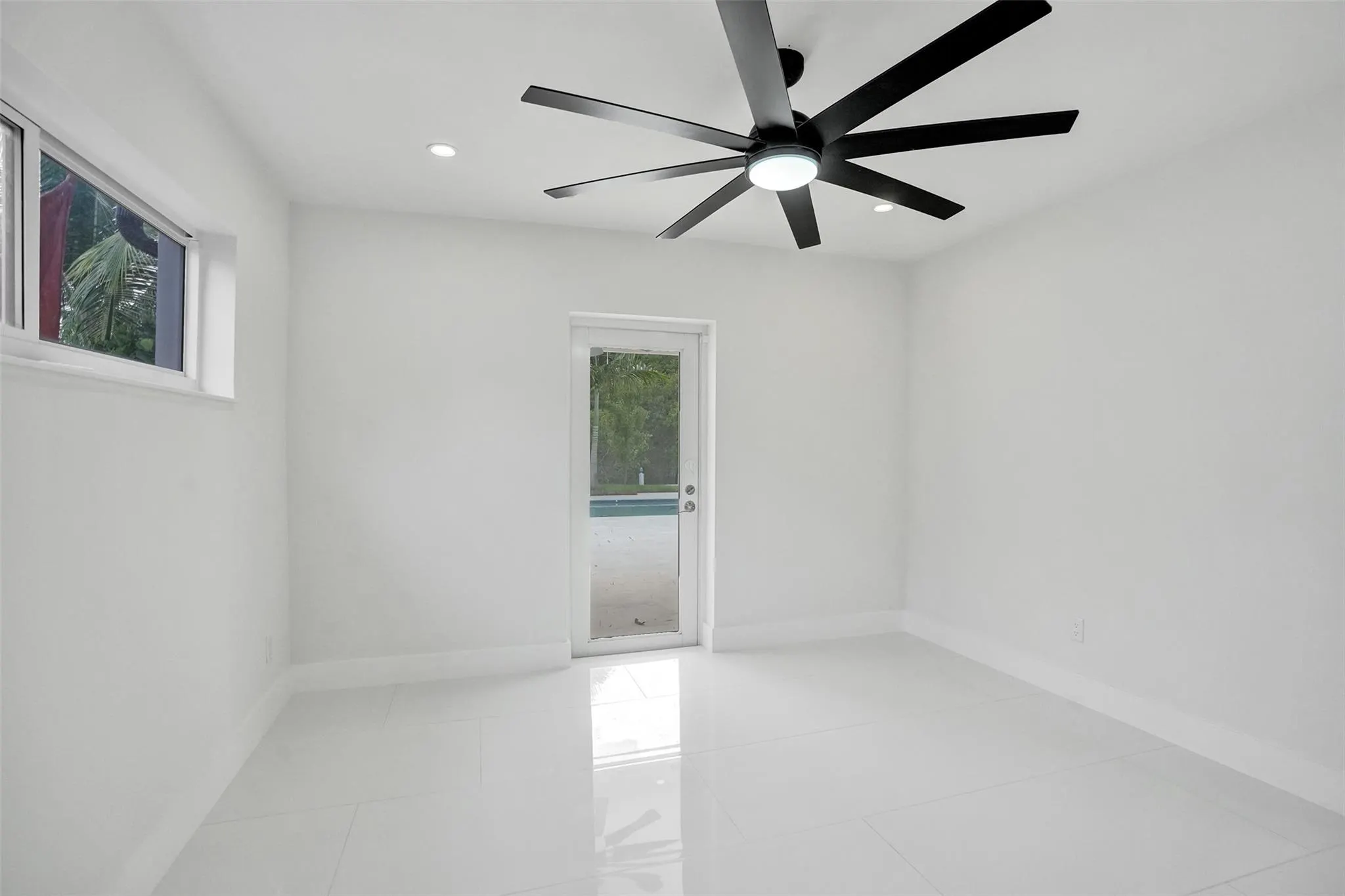 2615 NW 9th Ter