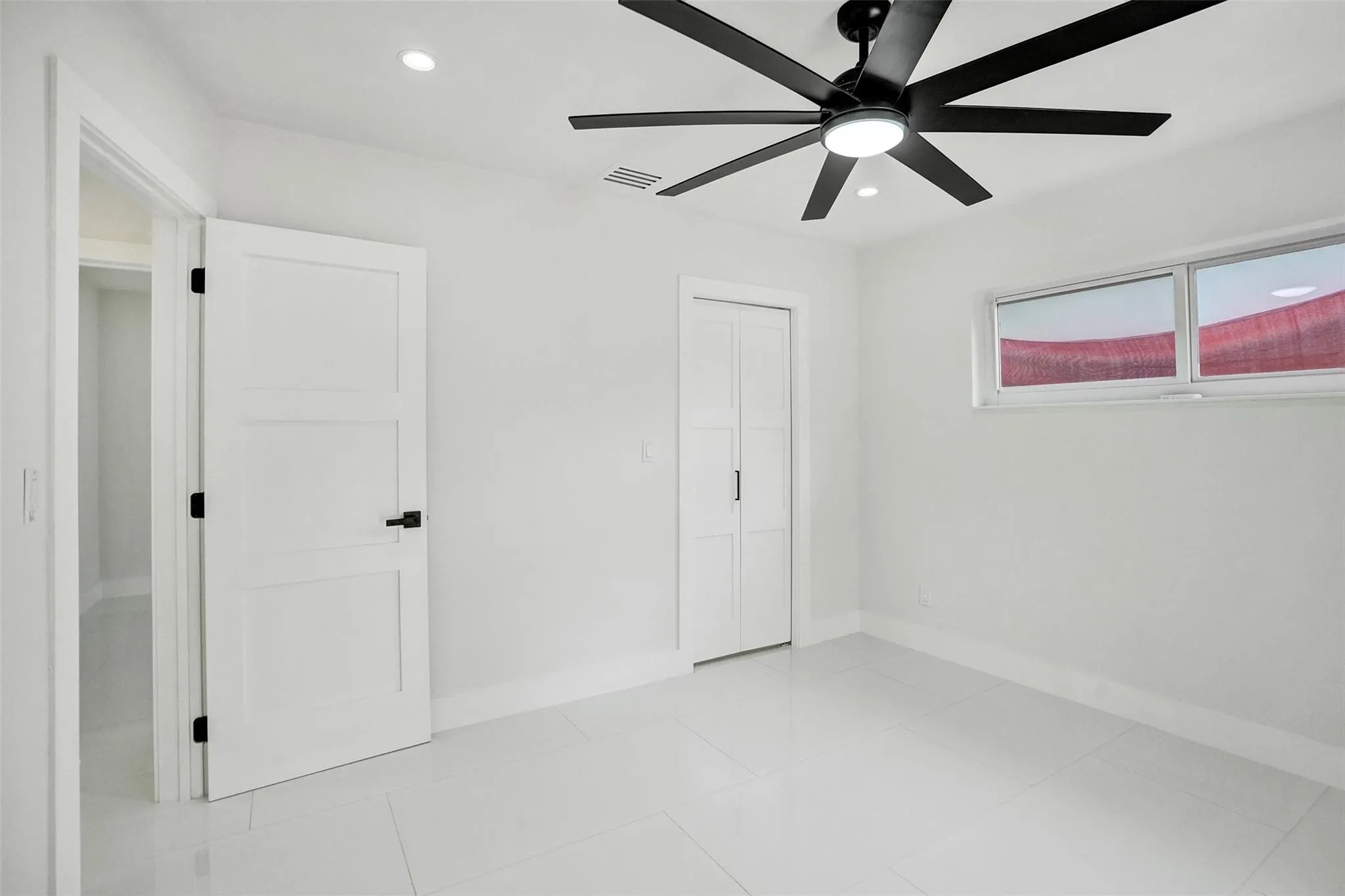 2615 NW 9th Ter