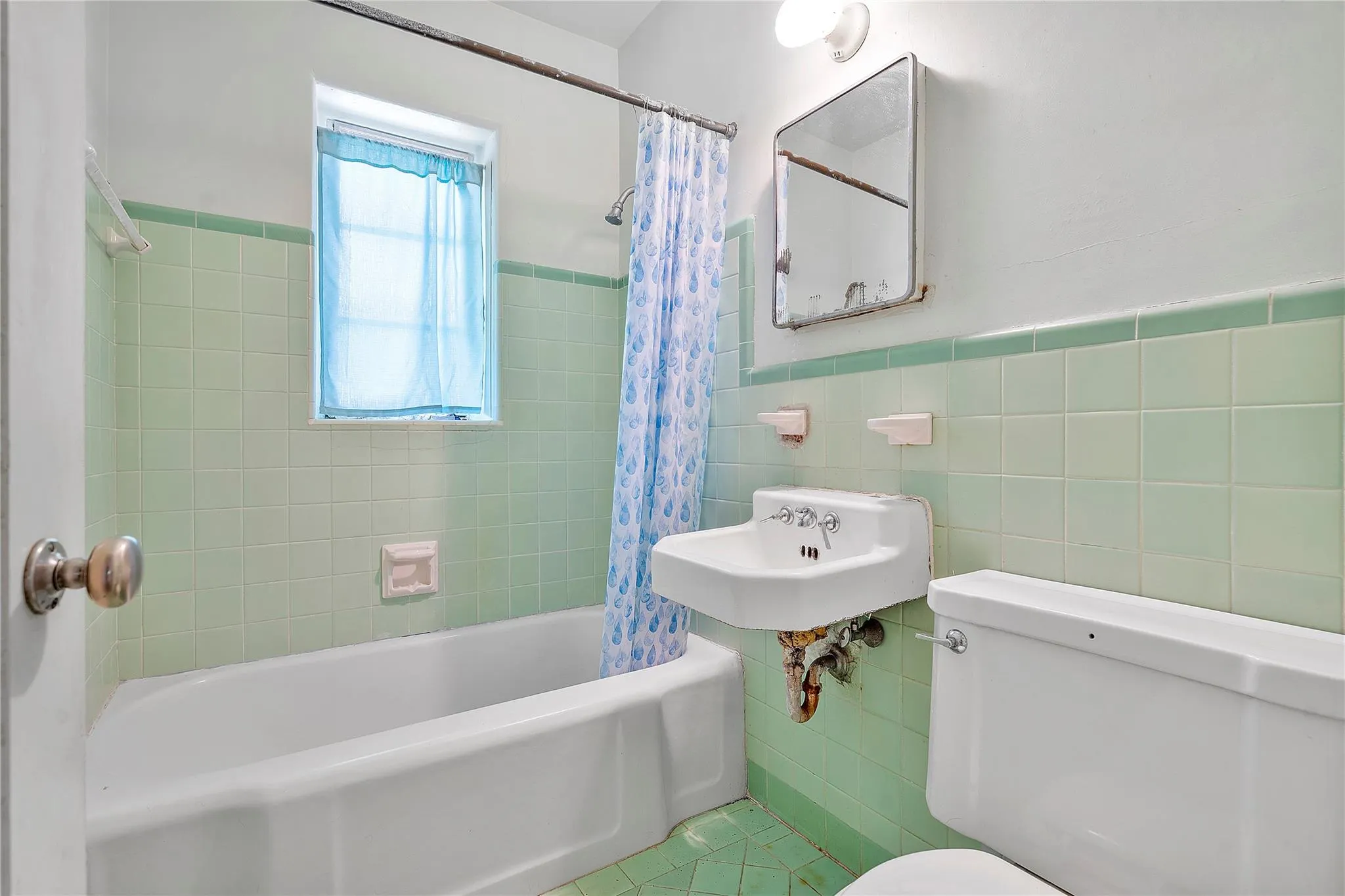 739 N Victoria Park Rd