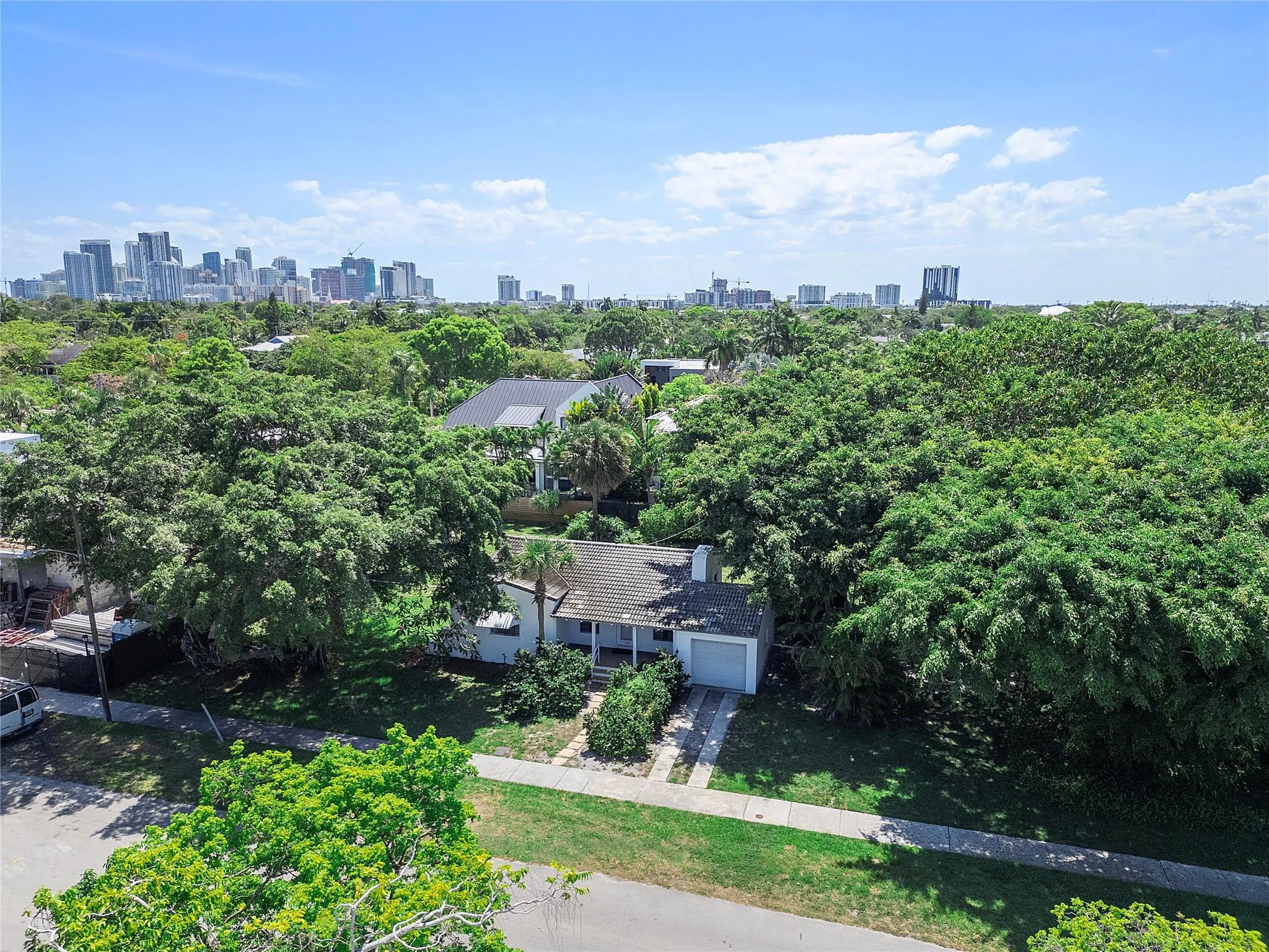 739 N Victoria Park Rd