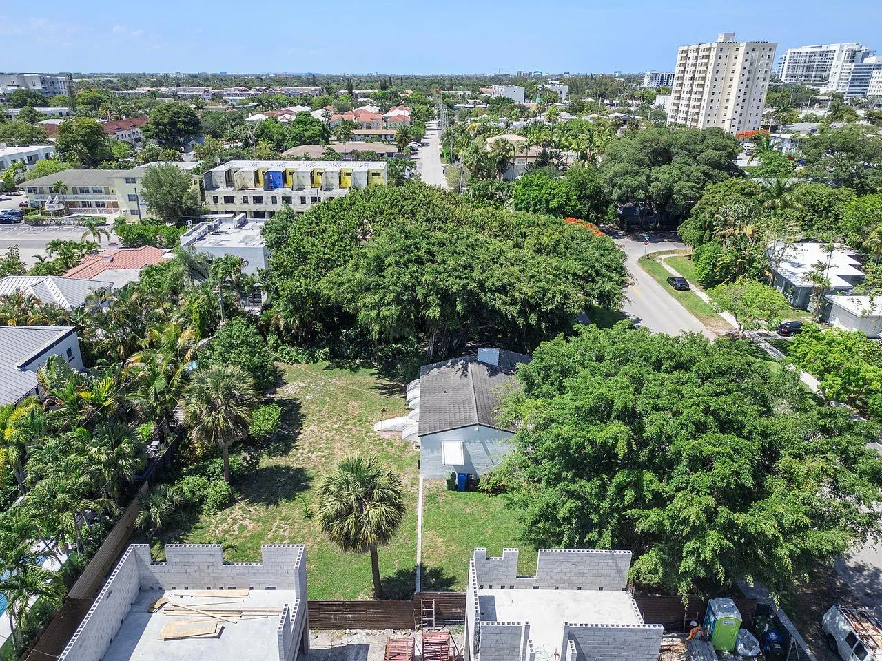 743 N Victoria Park Rd