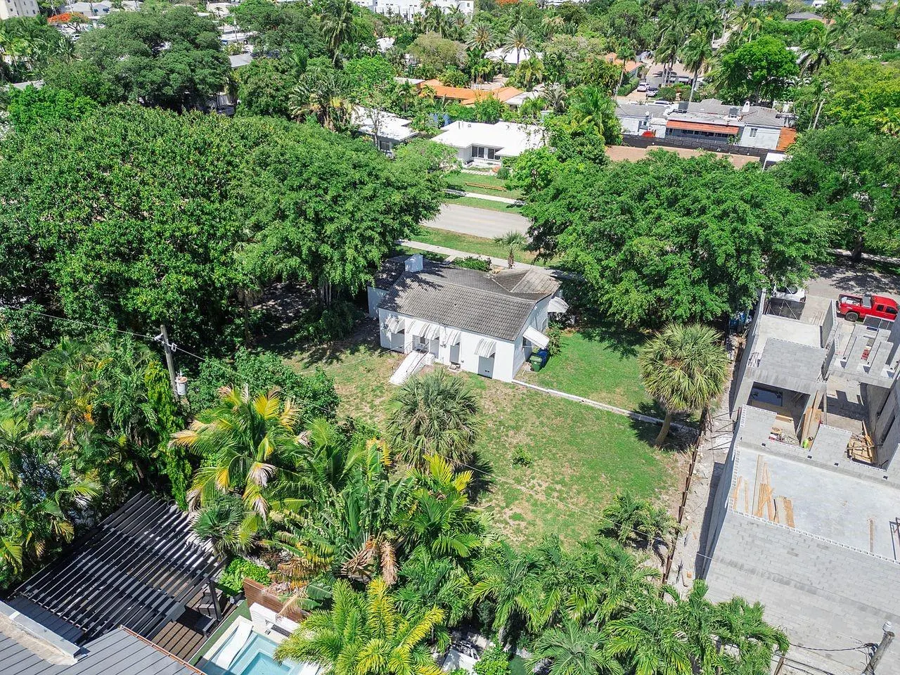 743 N Victoria Park Rd