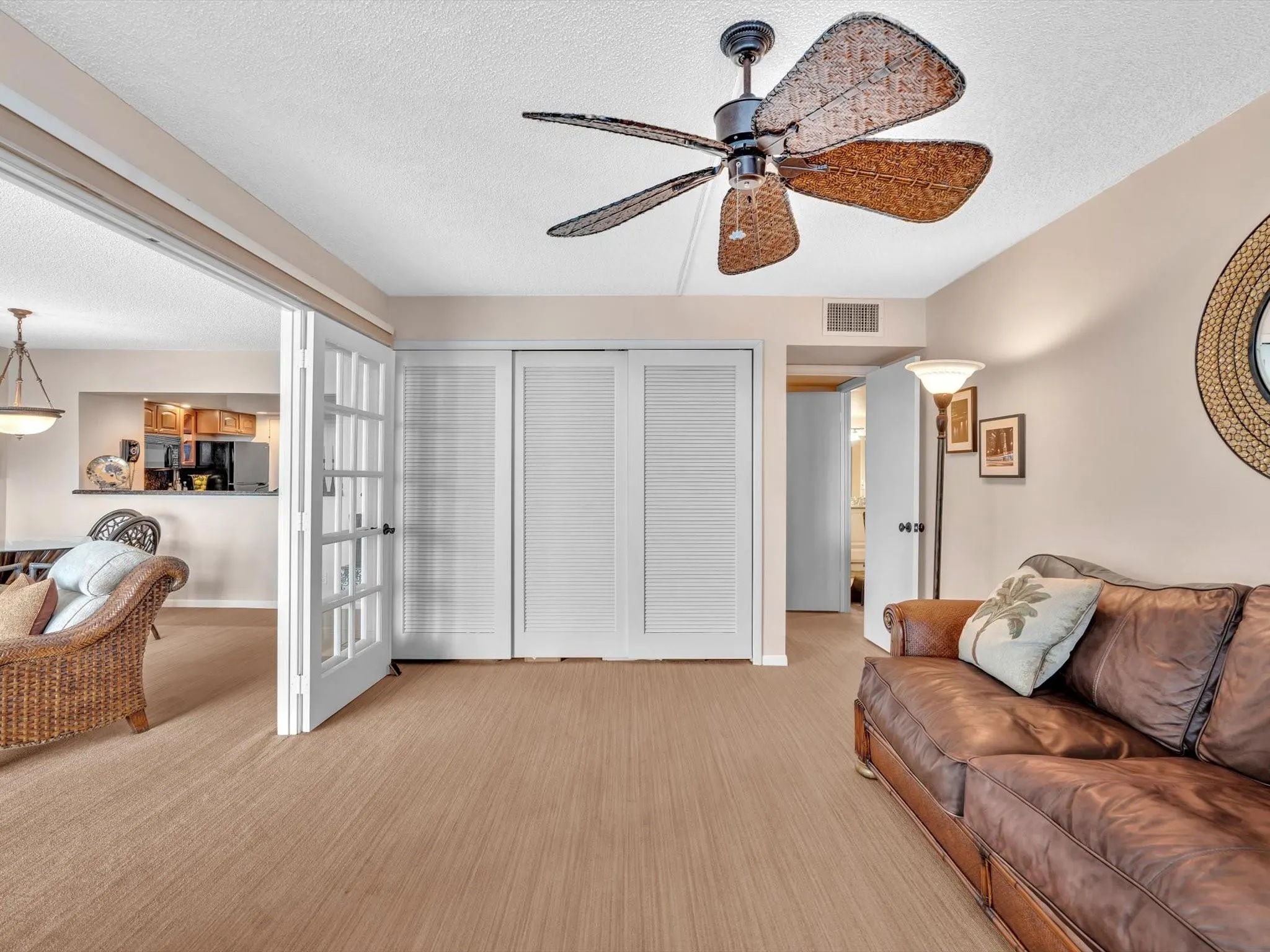 1147 Hillsboro Mile, #802
