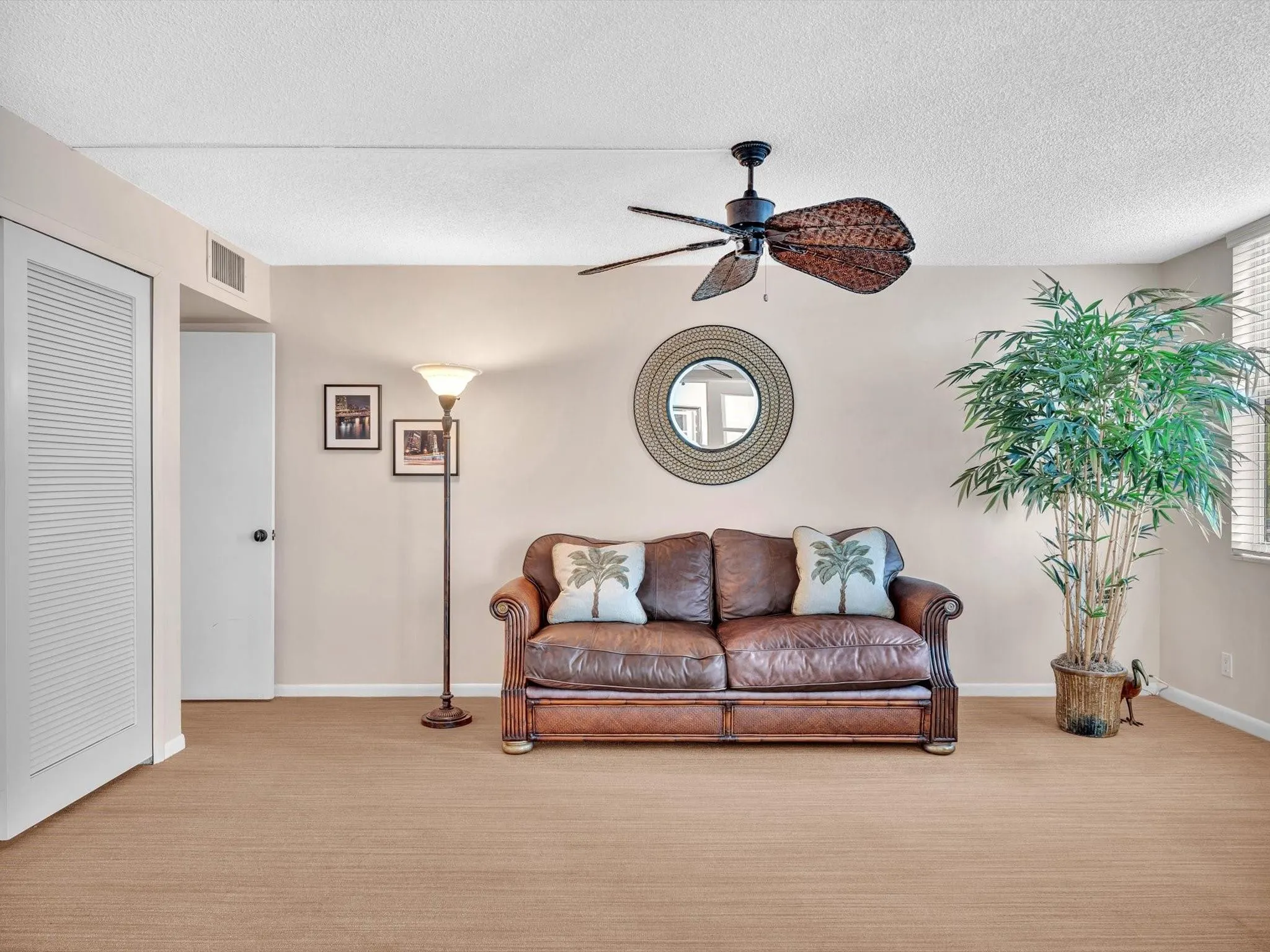 1147 Hillsboro Mile, #802