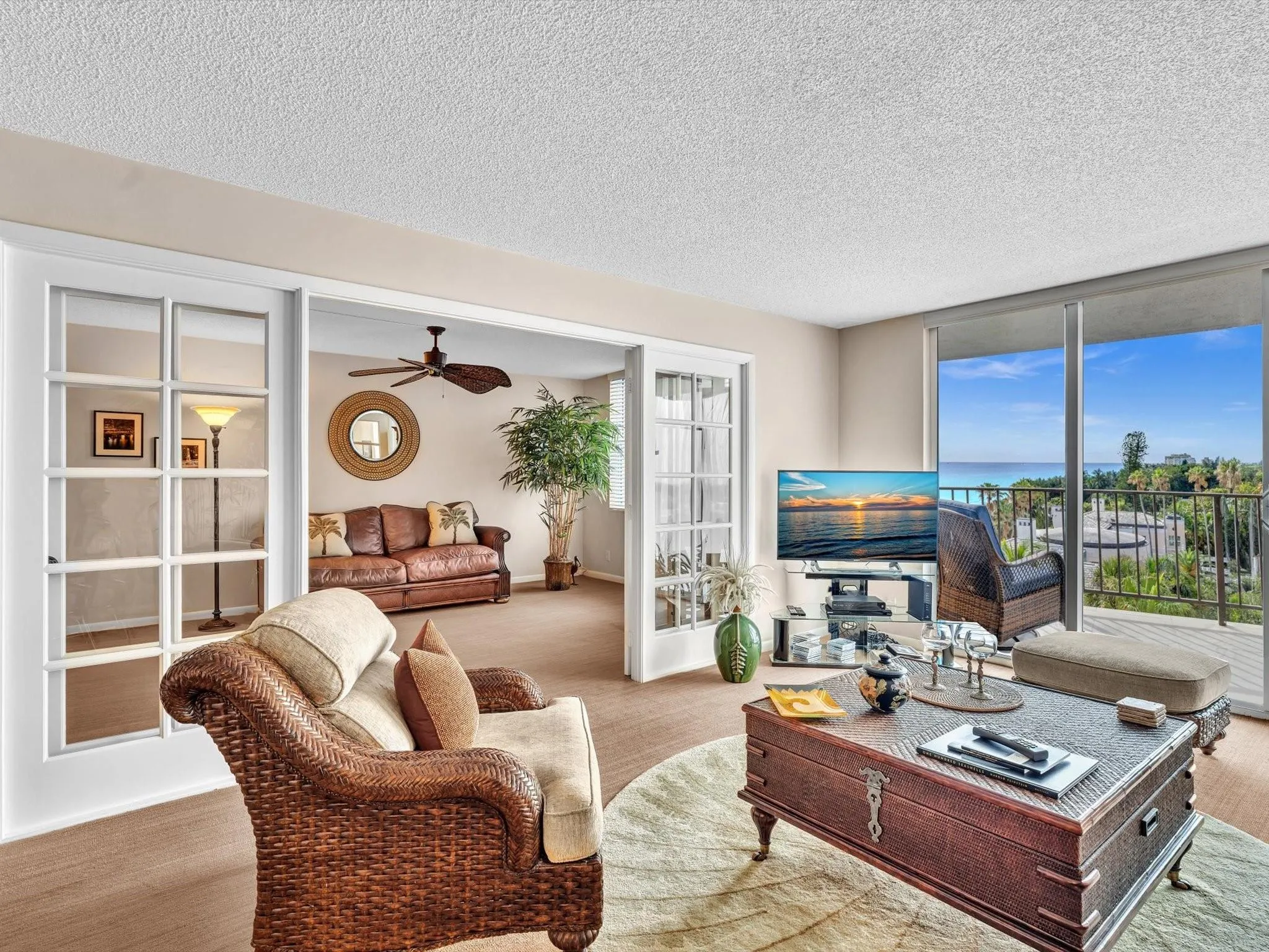 1147 Hillsboro Mile, #802