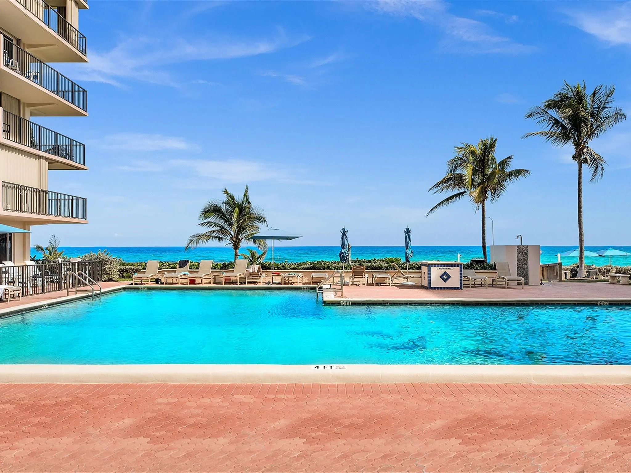1147 Hillsboro Mile, #802