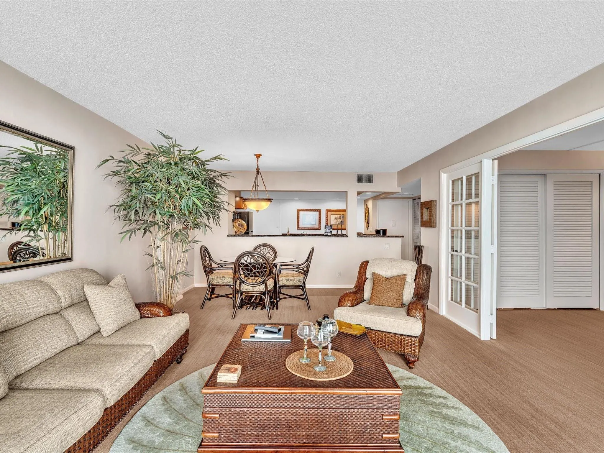 1147 Hillsboro Mile, #802
