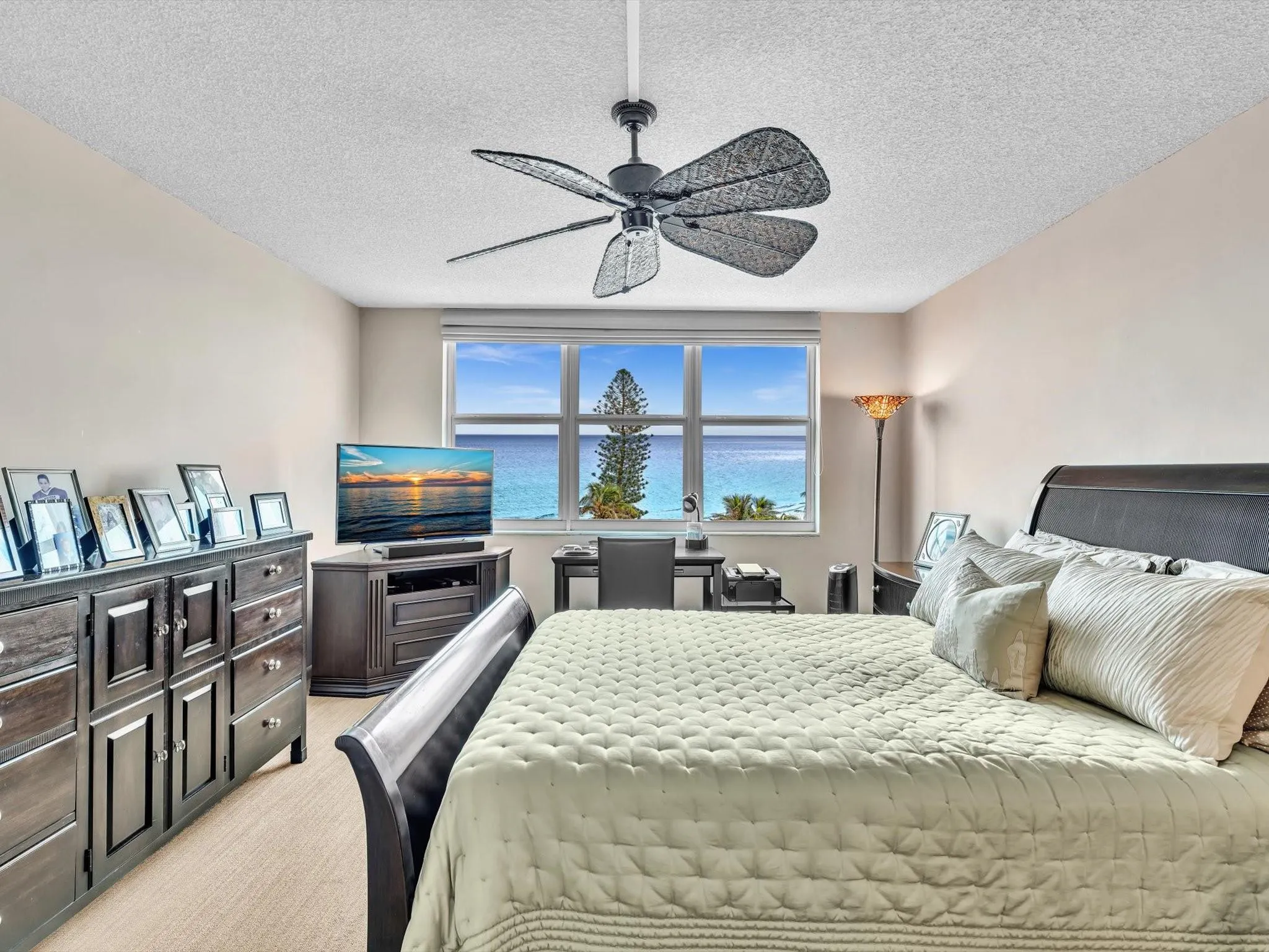 1147 Hillsboro Mile, #802
