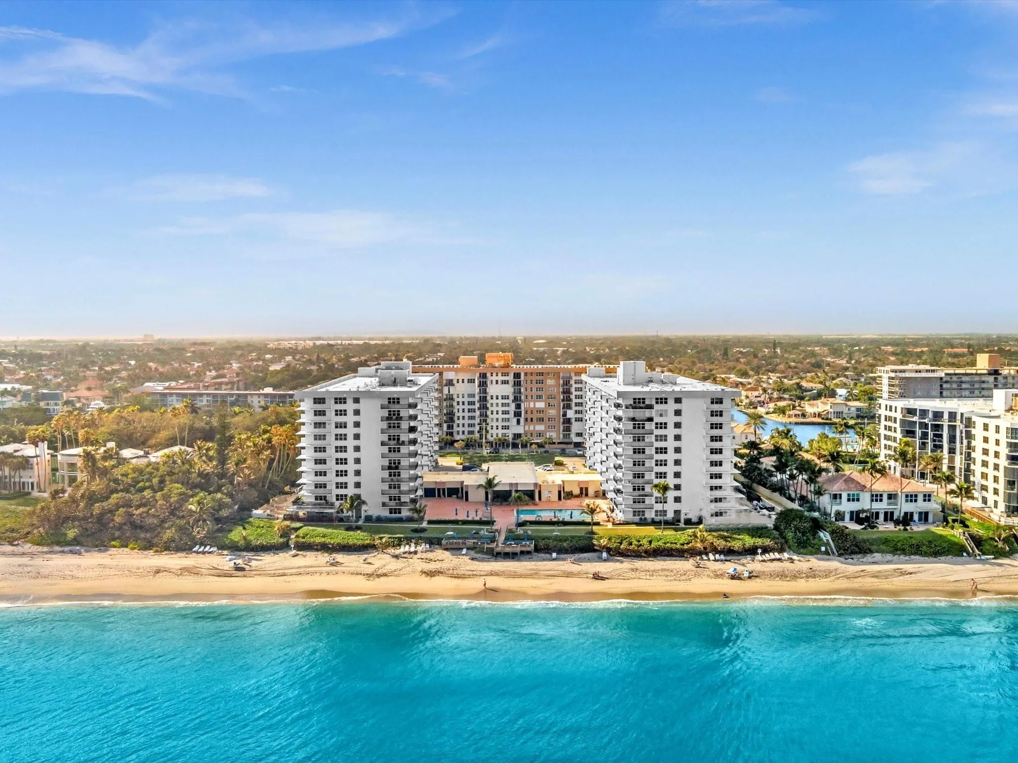 1147 Hillsboro Mile, #802