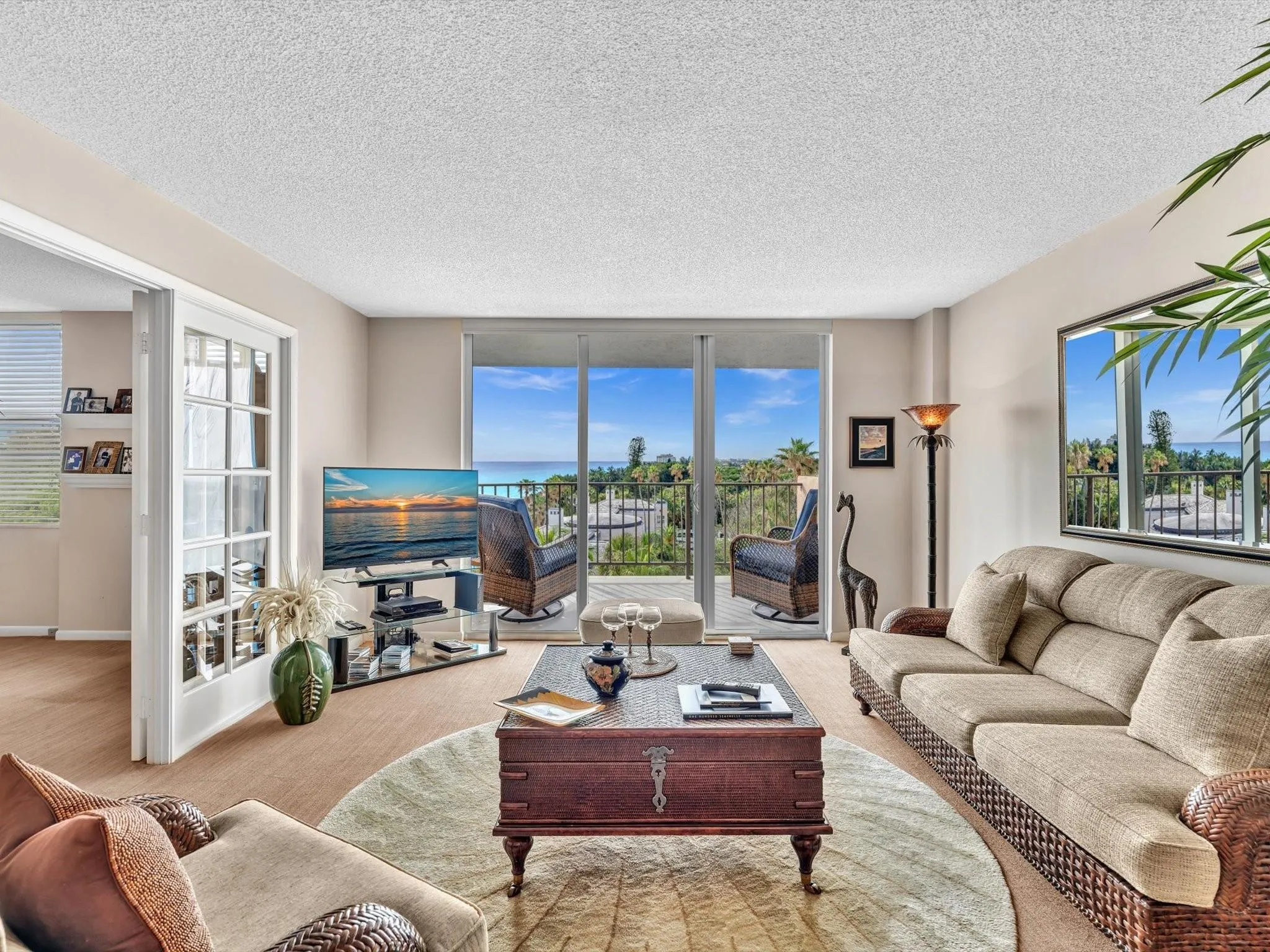 1147 Hillsboro Mile, #802