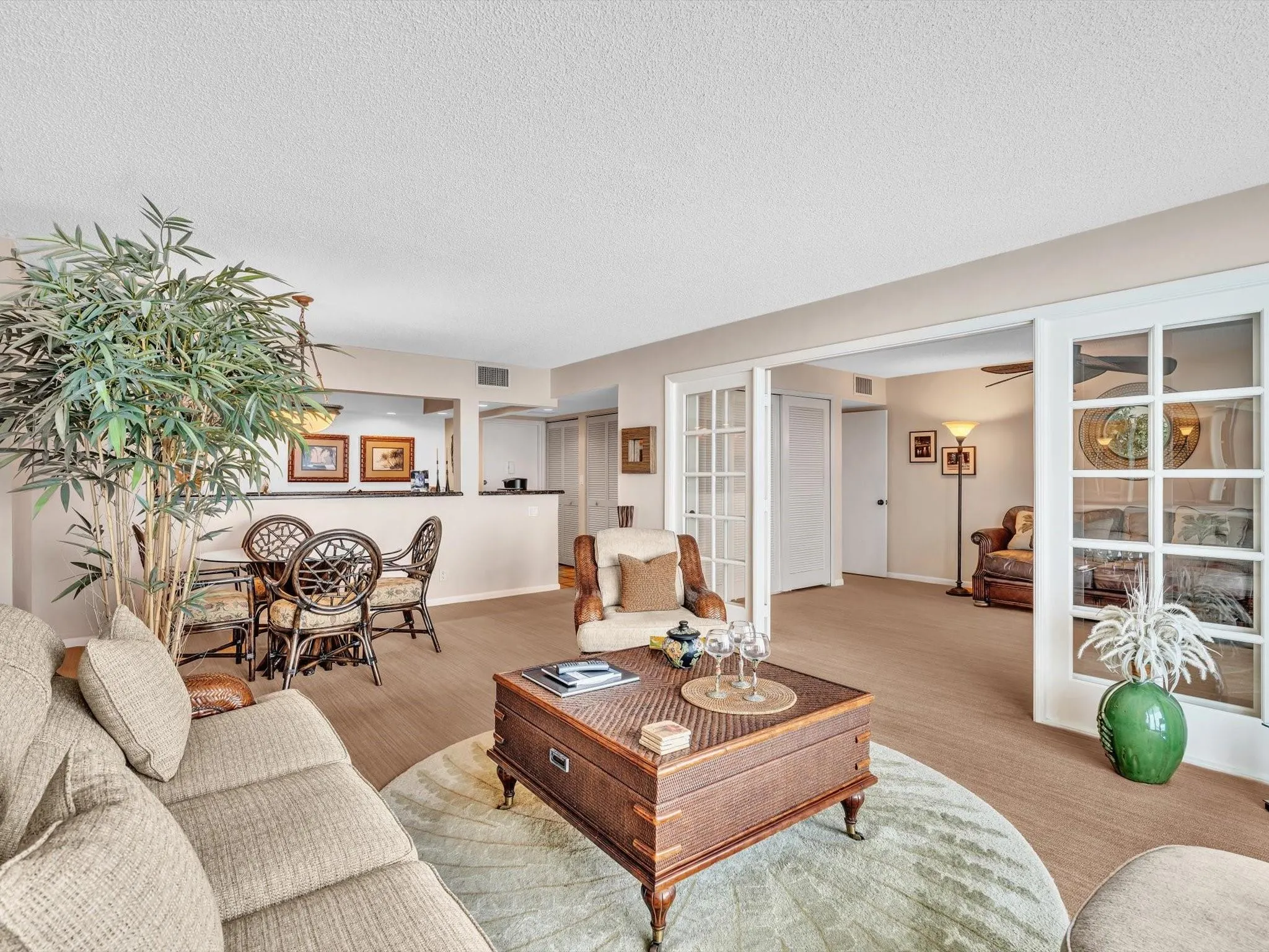 1147 Hillsboro Mile, #802