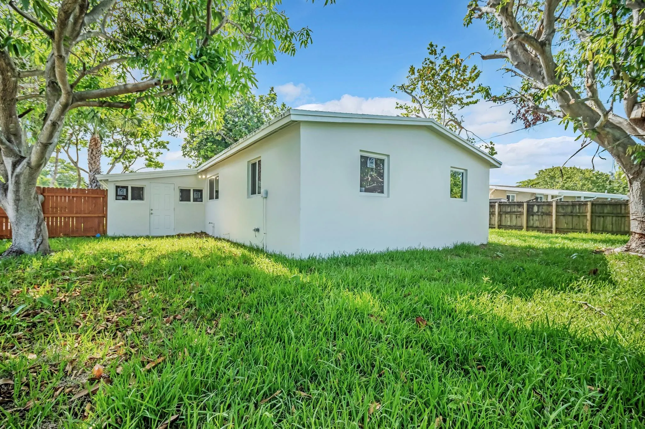 5680 NE 7th Ter