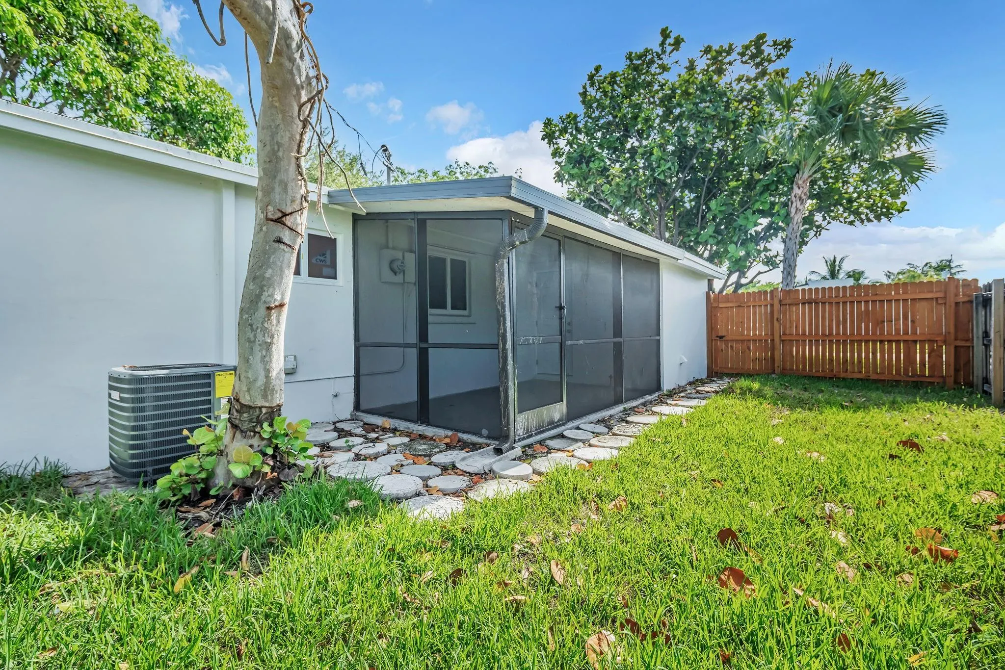 5680 NE 7th Ter
