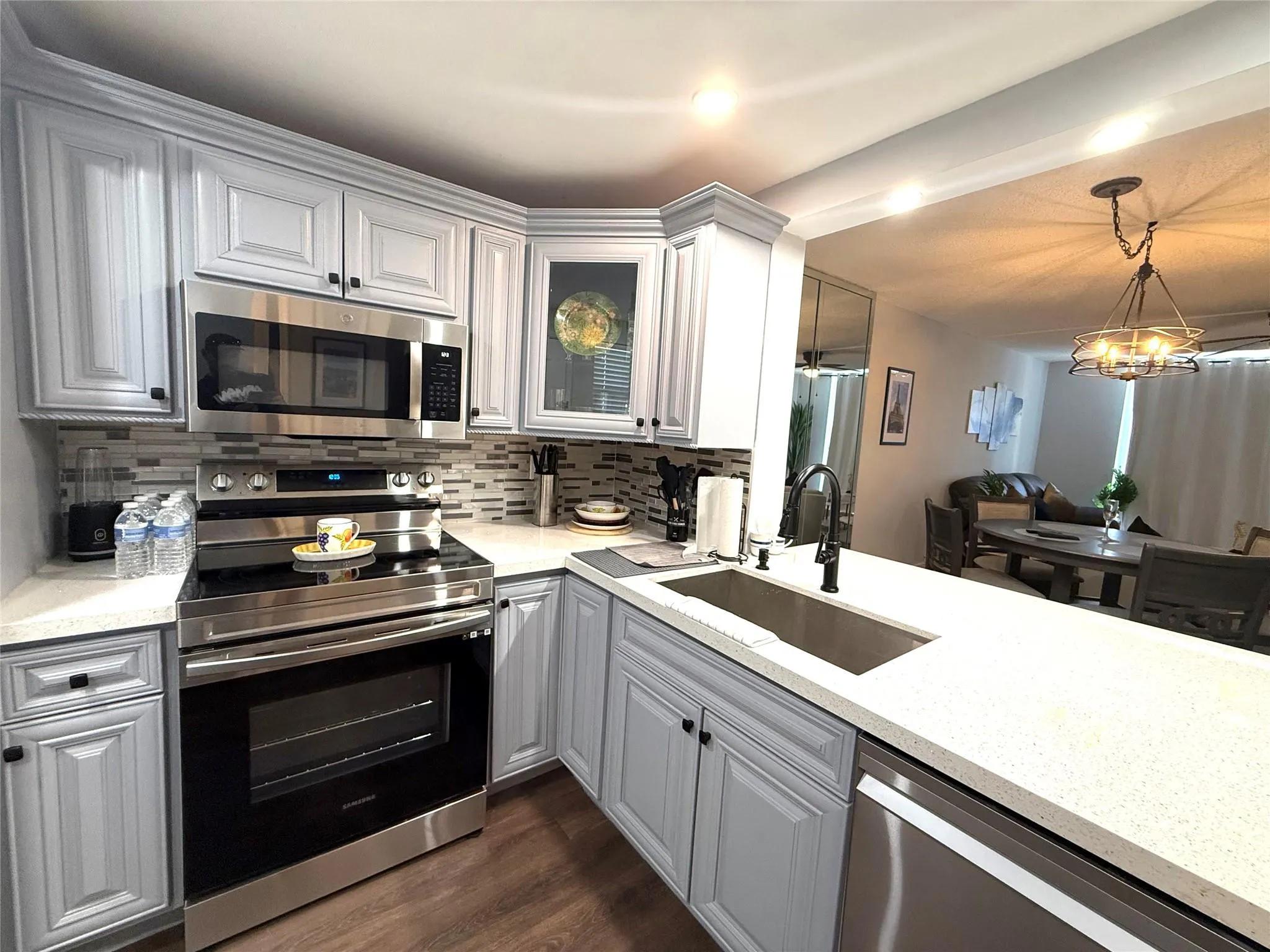 1001 NE 14th Ave, #704