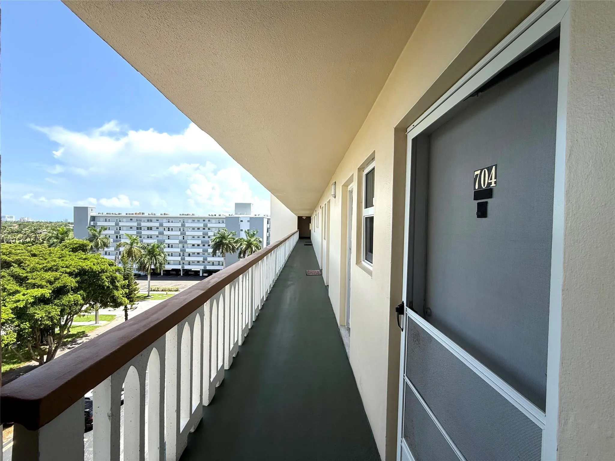 1001 NE 14th Ave, #704