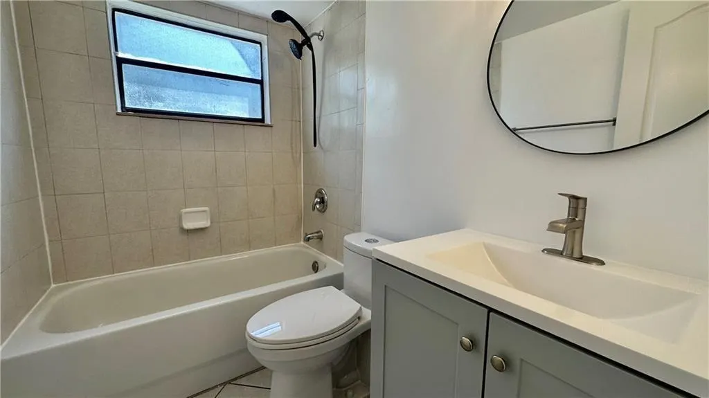 4061 N Dixie Hwy, #8