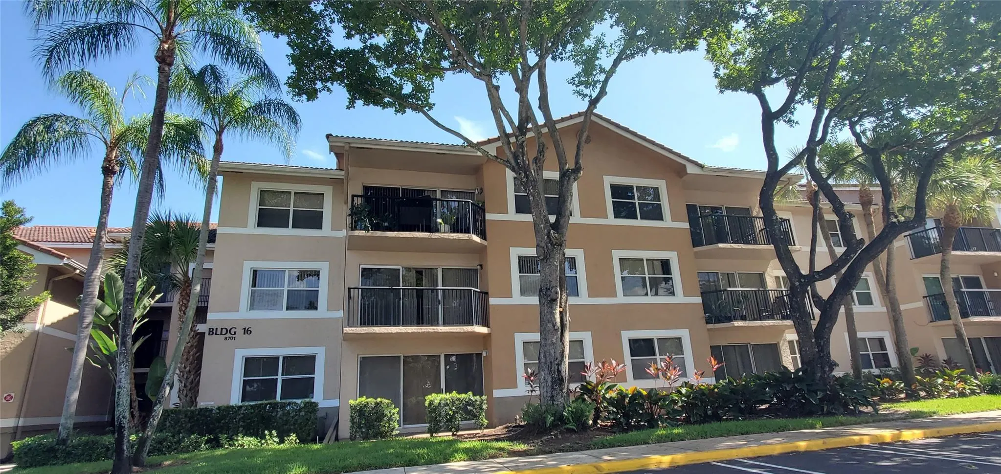 8701 Wiles Rd, #307