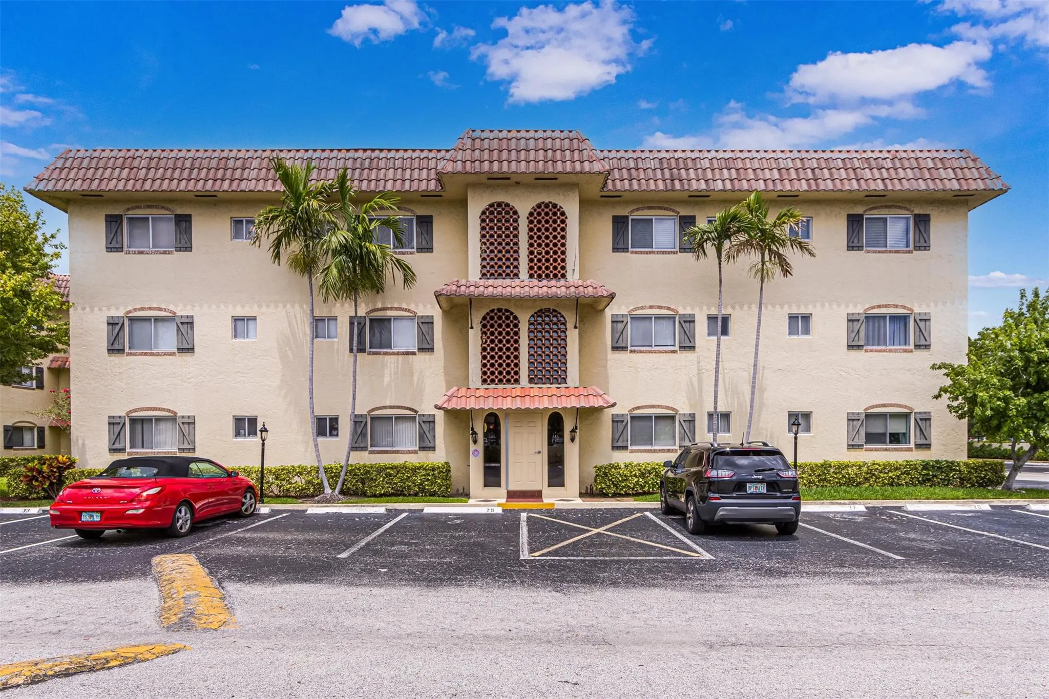 259 S Cypress Rd, #501