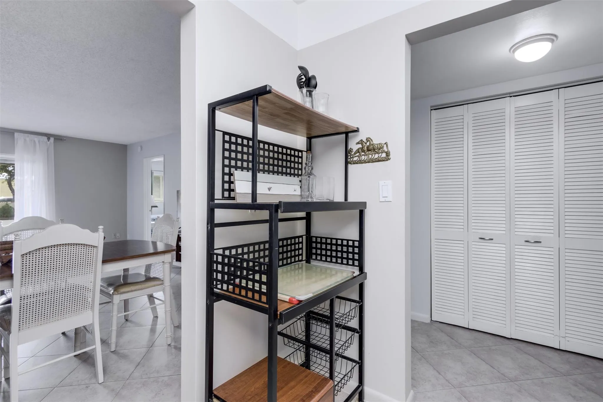259 S Cypress Rd, #501