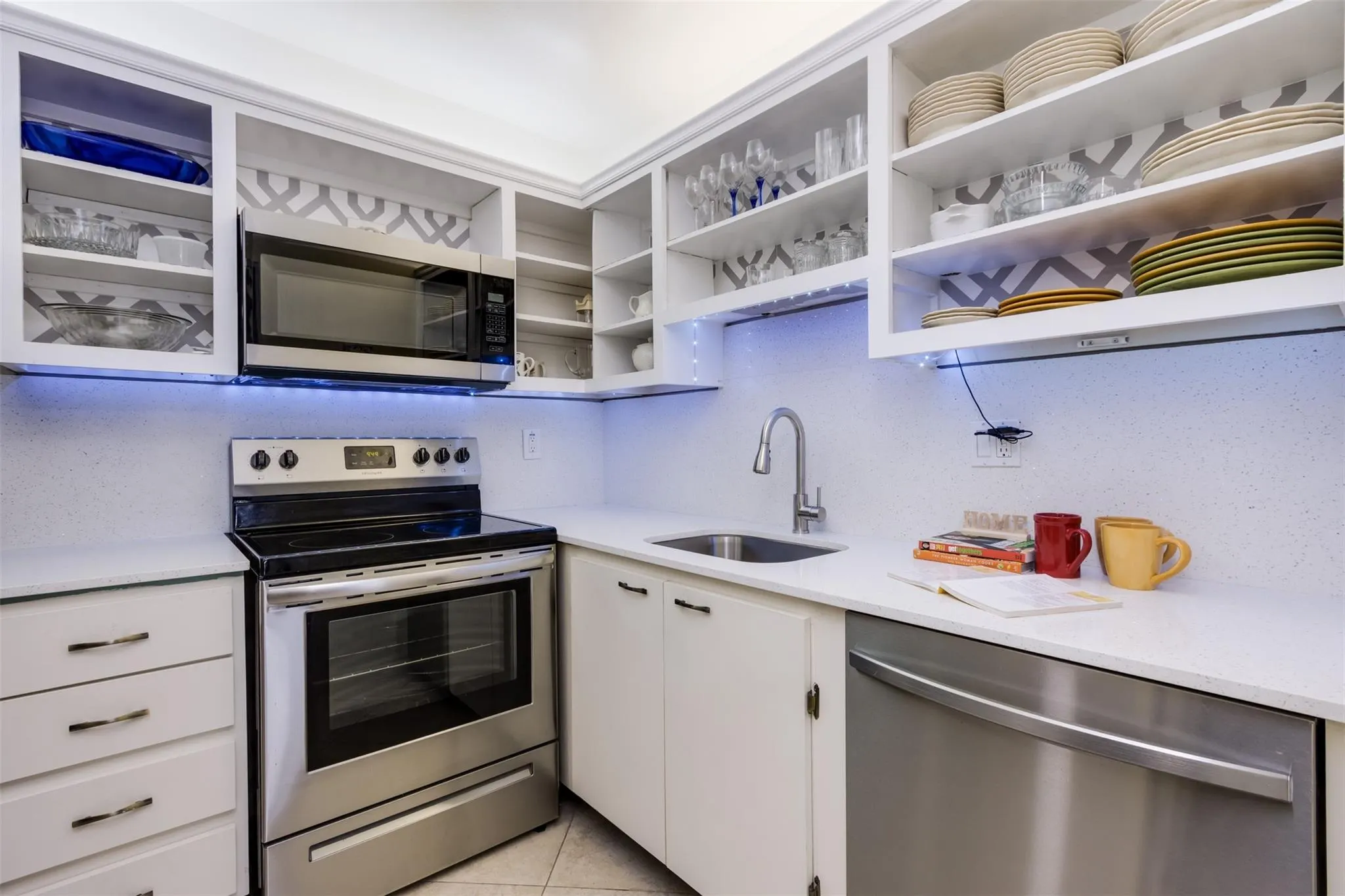 259 S Cypress Rd, #501