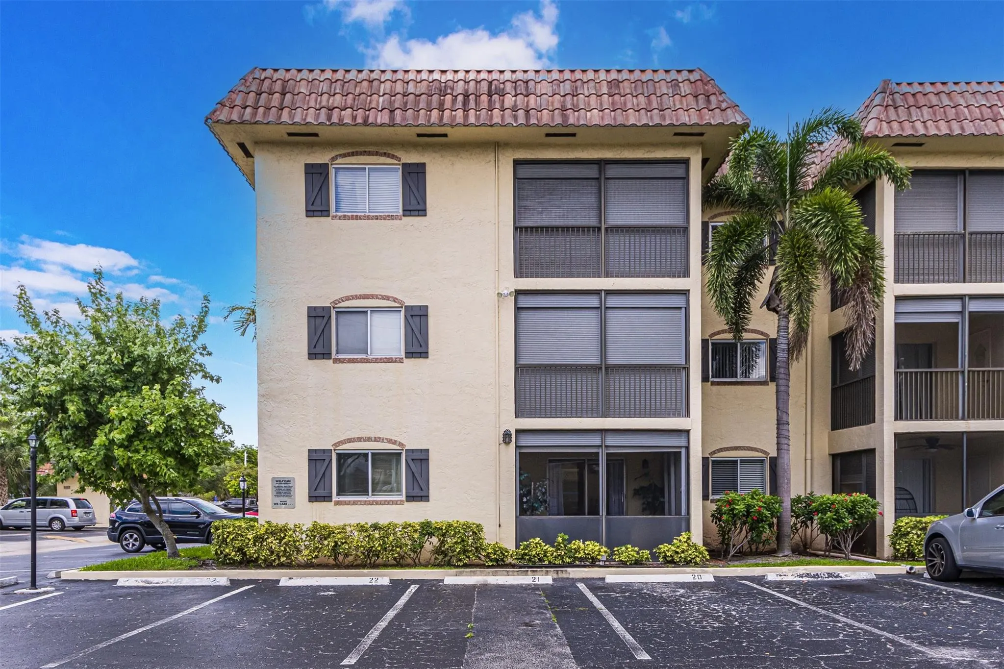 259 S Cypress Rd, #501