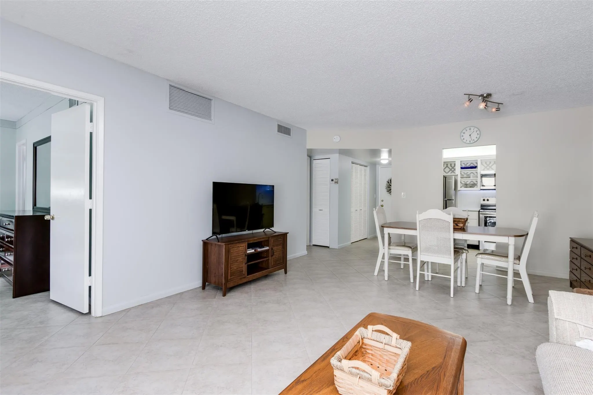 259 S Cypress Rd, #501