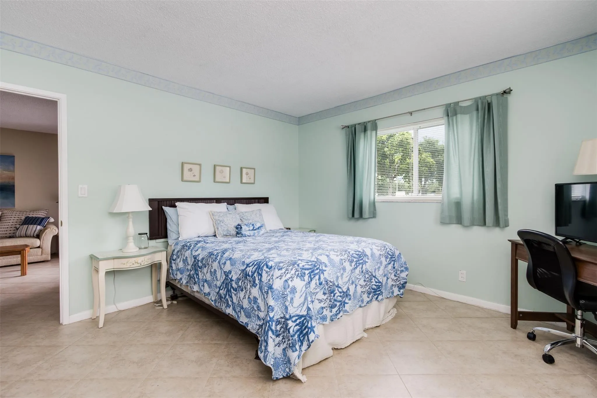259 S Cypress Rd, #501