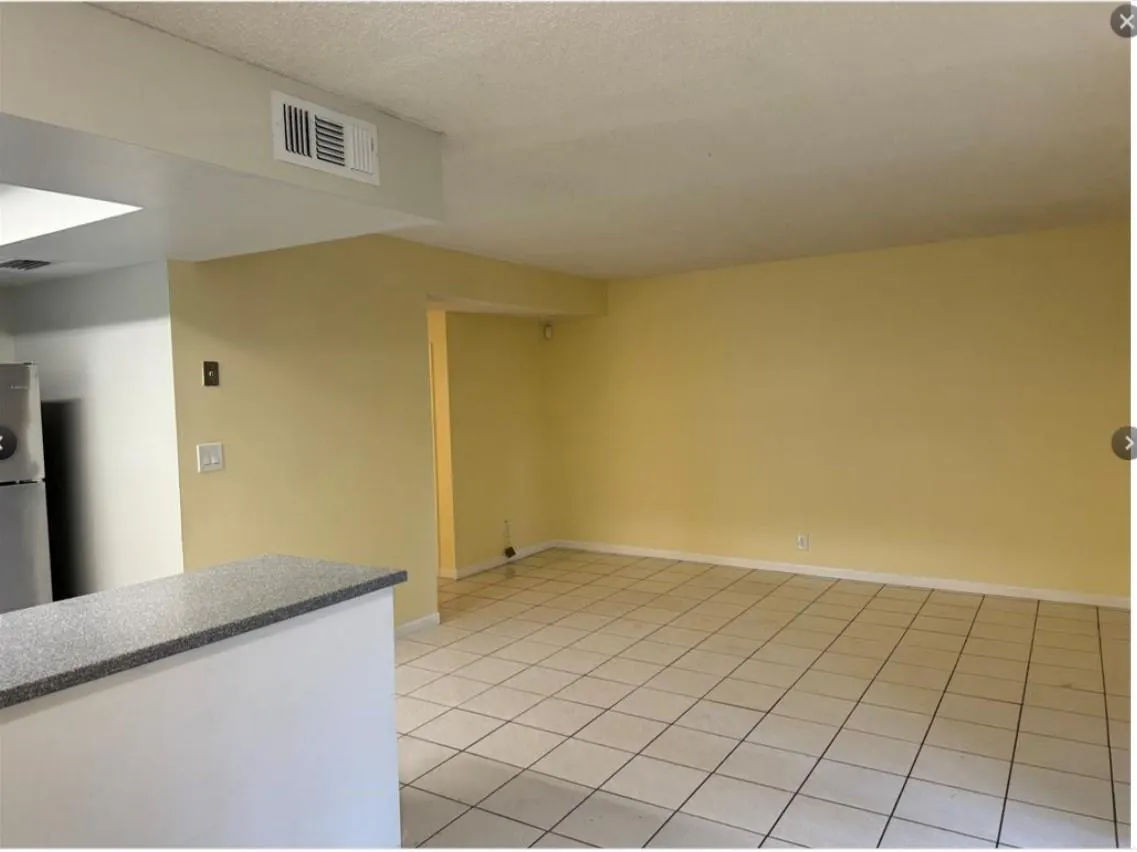 25 Laredo Pl