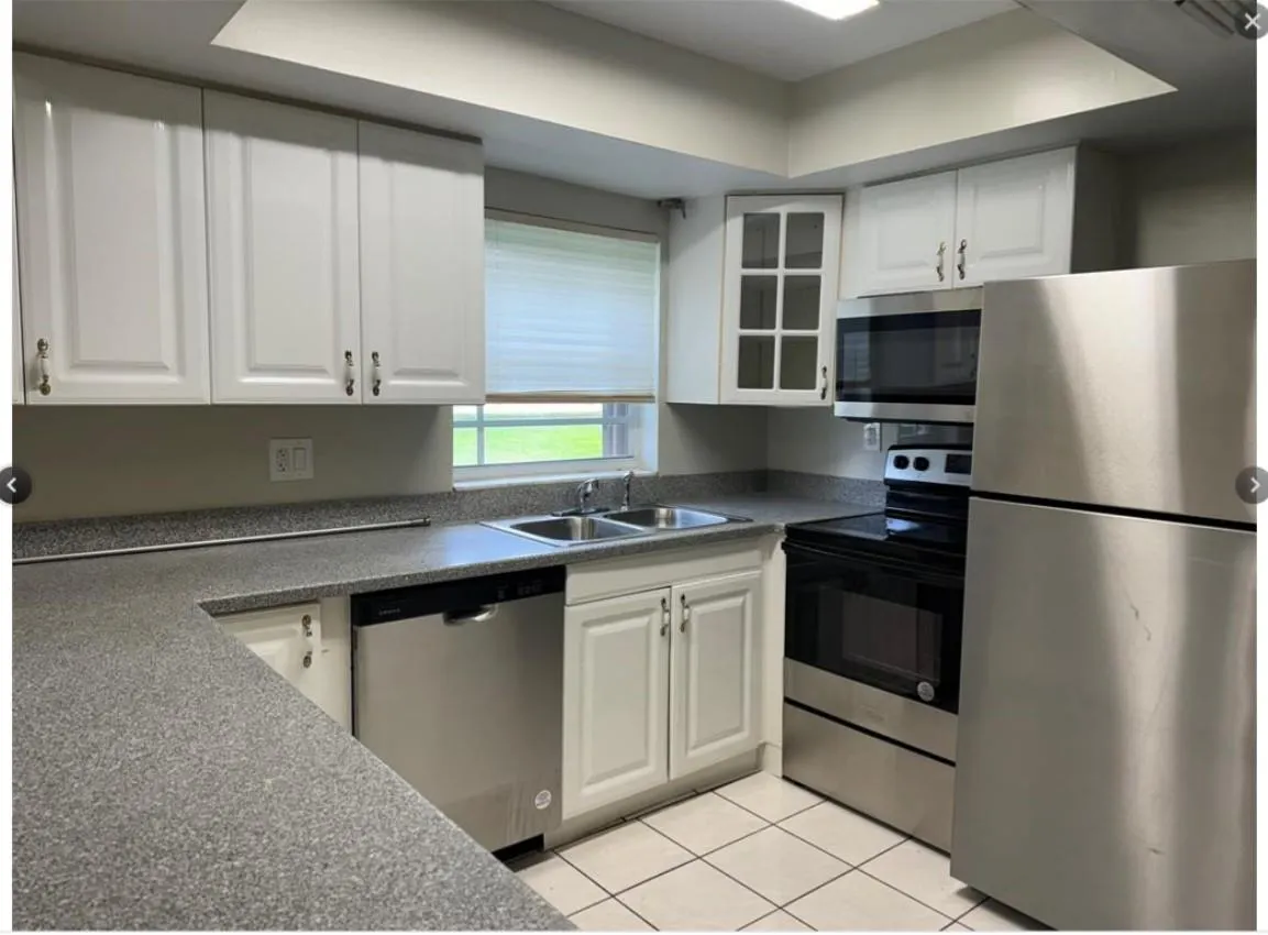 25 Laredo Pl