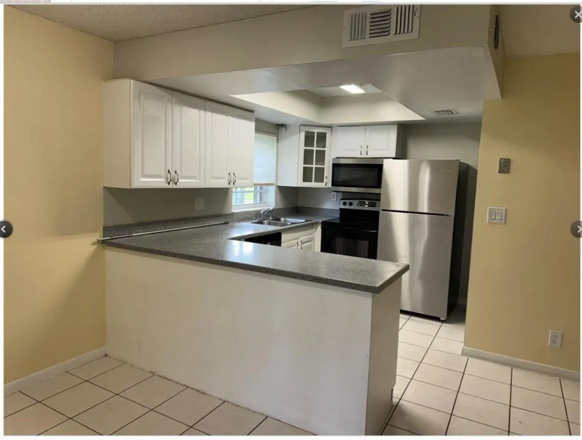 25 Laredo Pl