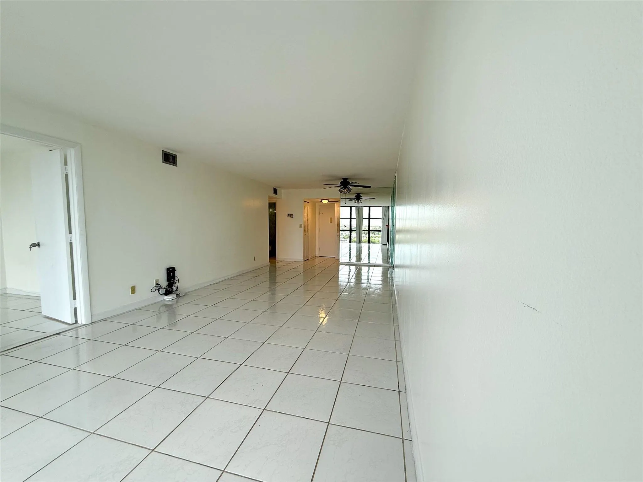 800 Parkview Dr, #903
