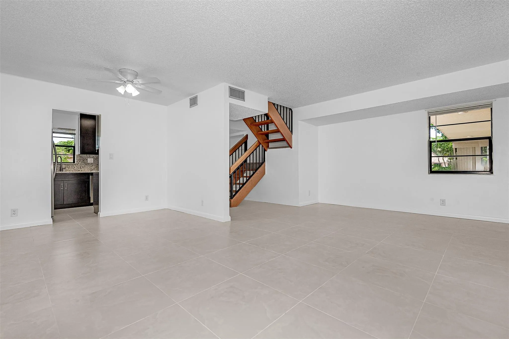 11430 NW 45th St