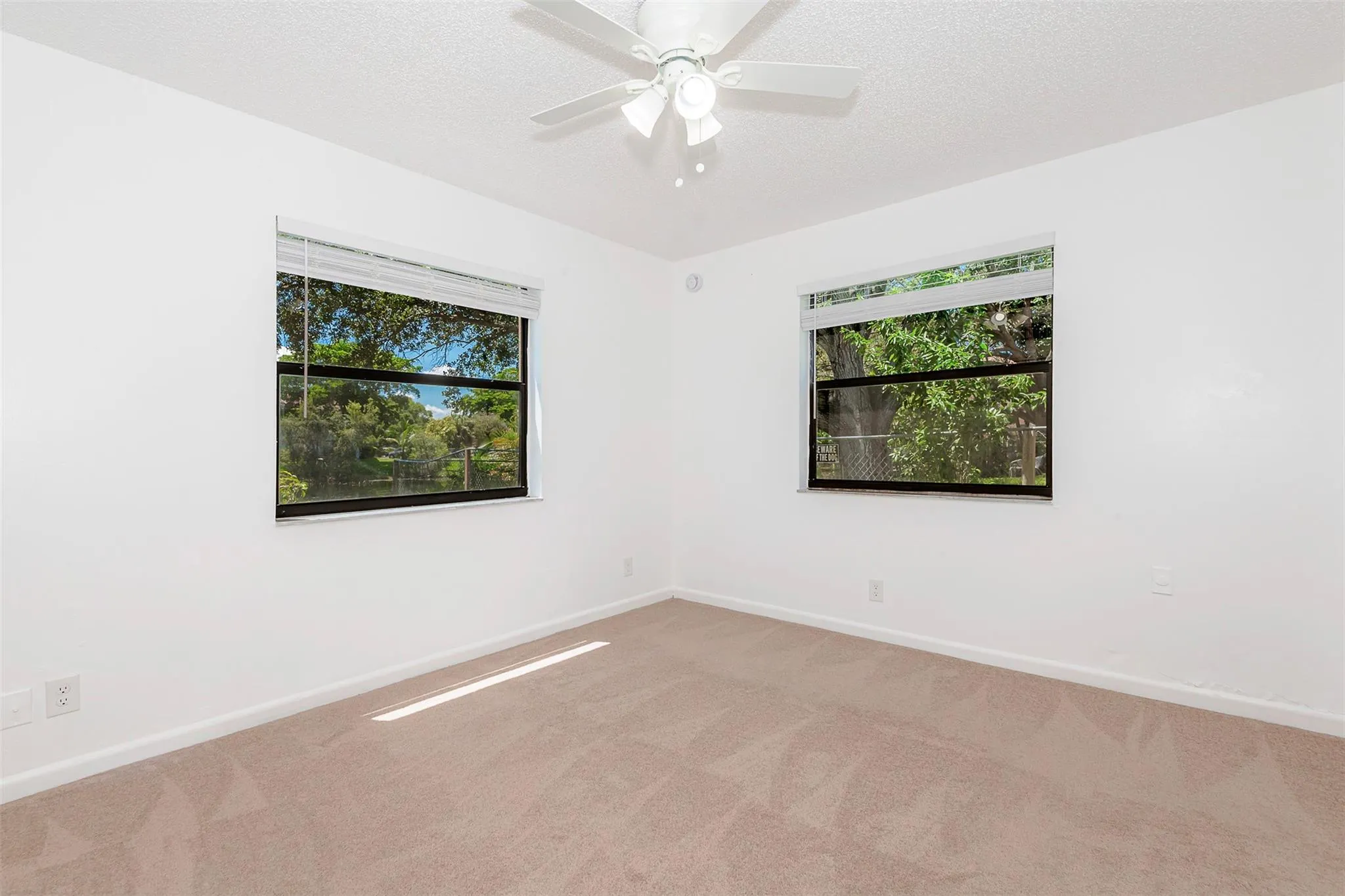11430 NW 45th St